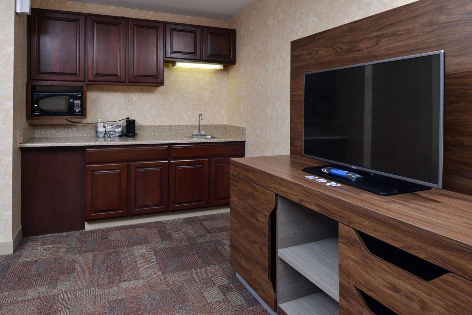 Hampton Inn Wytheville photo 60