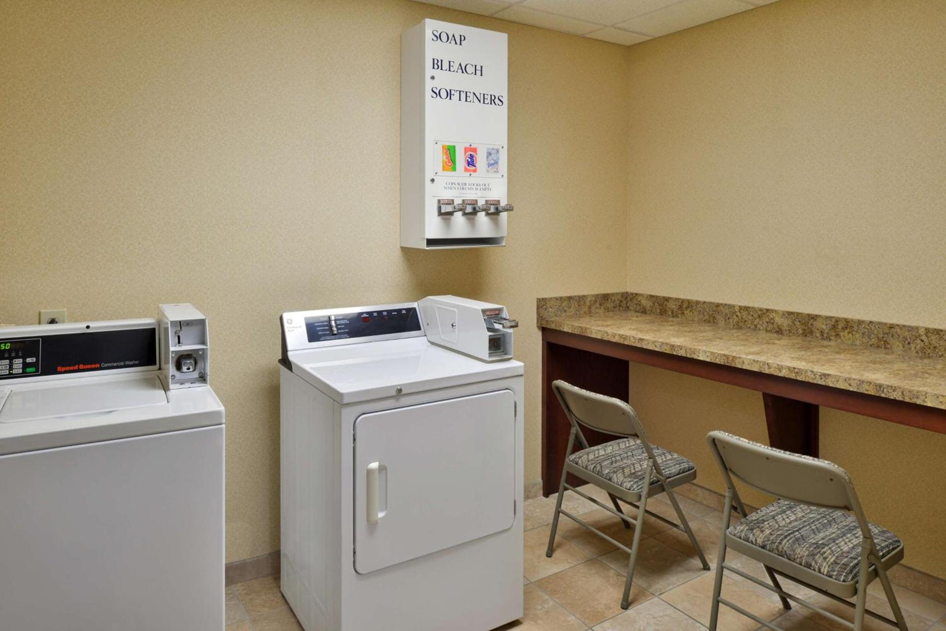 Hampton Inn Wytheville photo 67