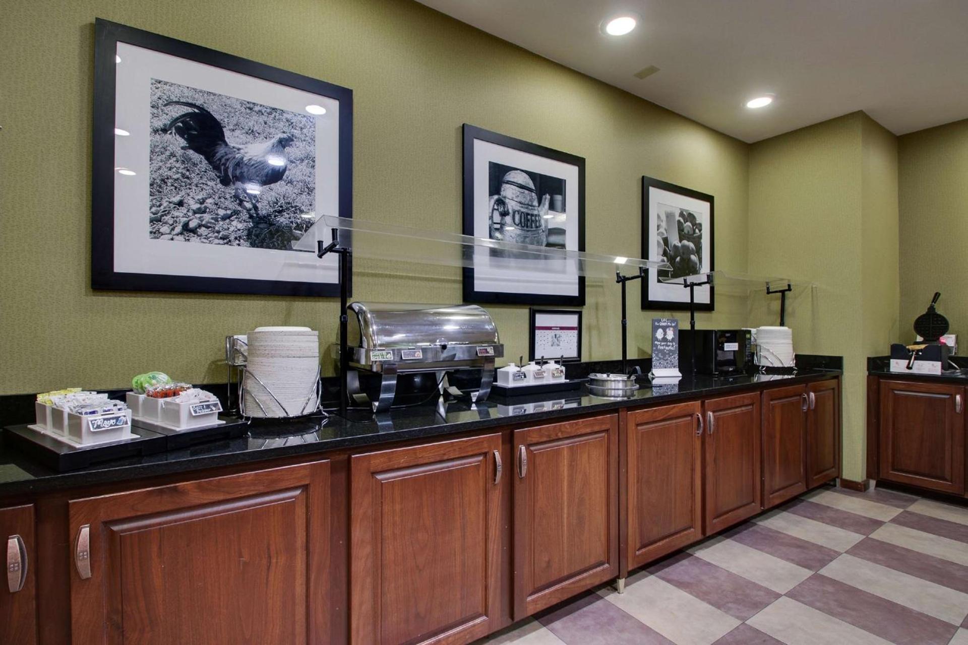 Hampton Inn Warner Robins photo 8