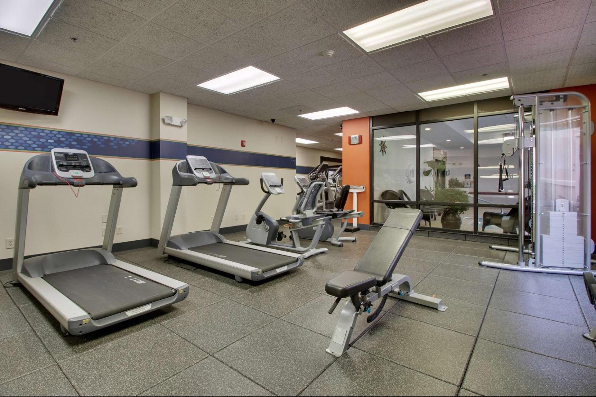 Hampton Inn Warner Robins photo 15