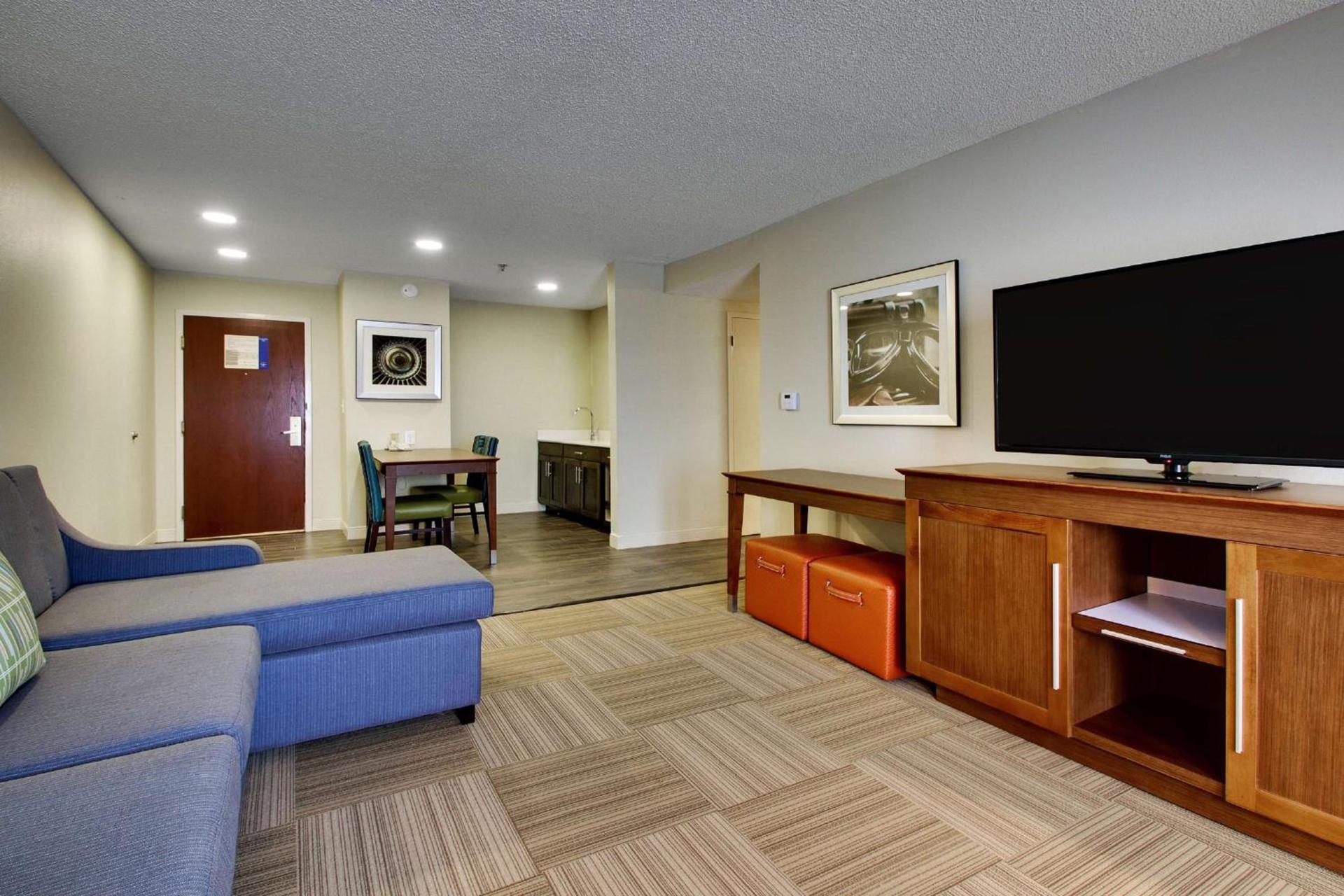 Hampton Inn Warner Robins photo 30