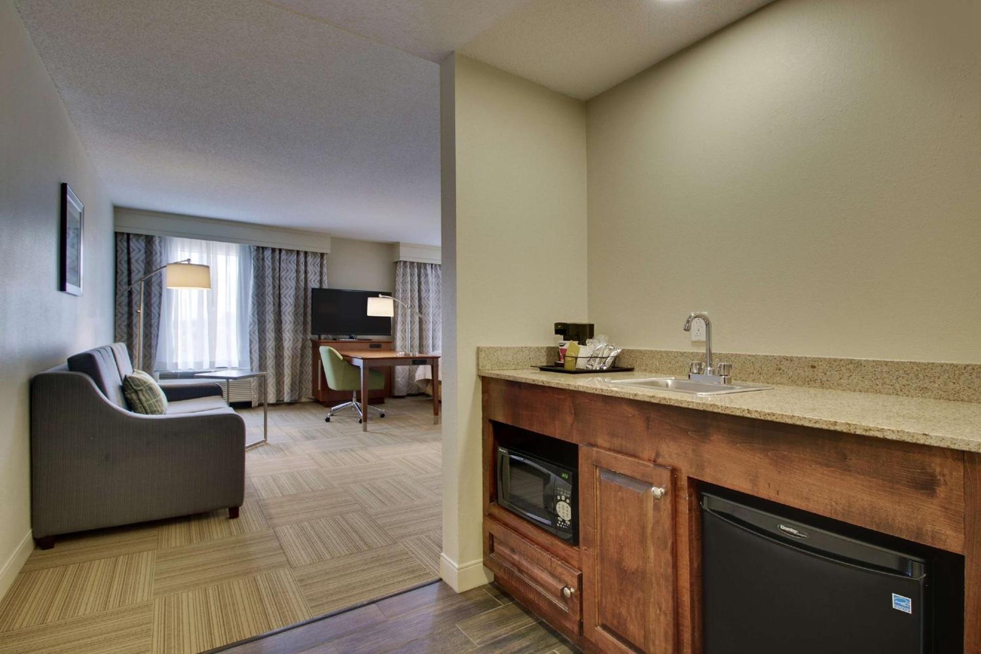 Hampton Inn Warner Robins photo 39