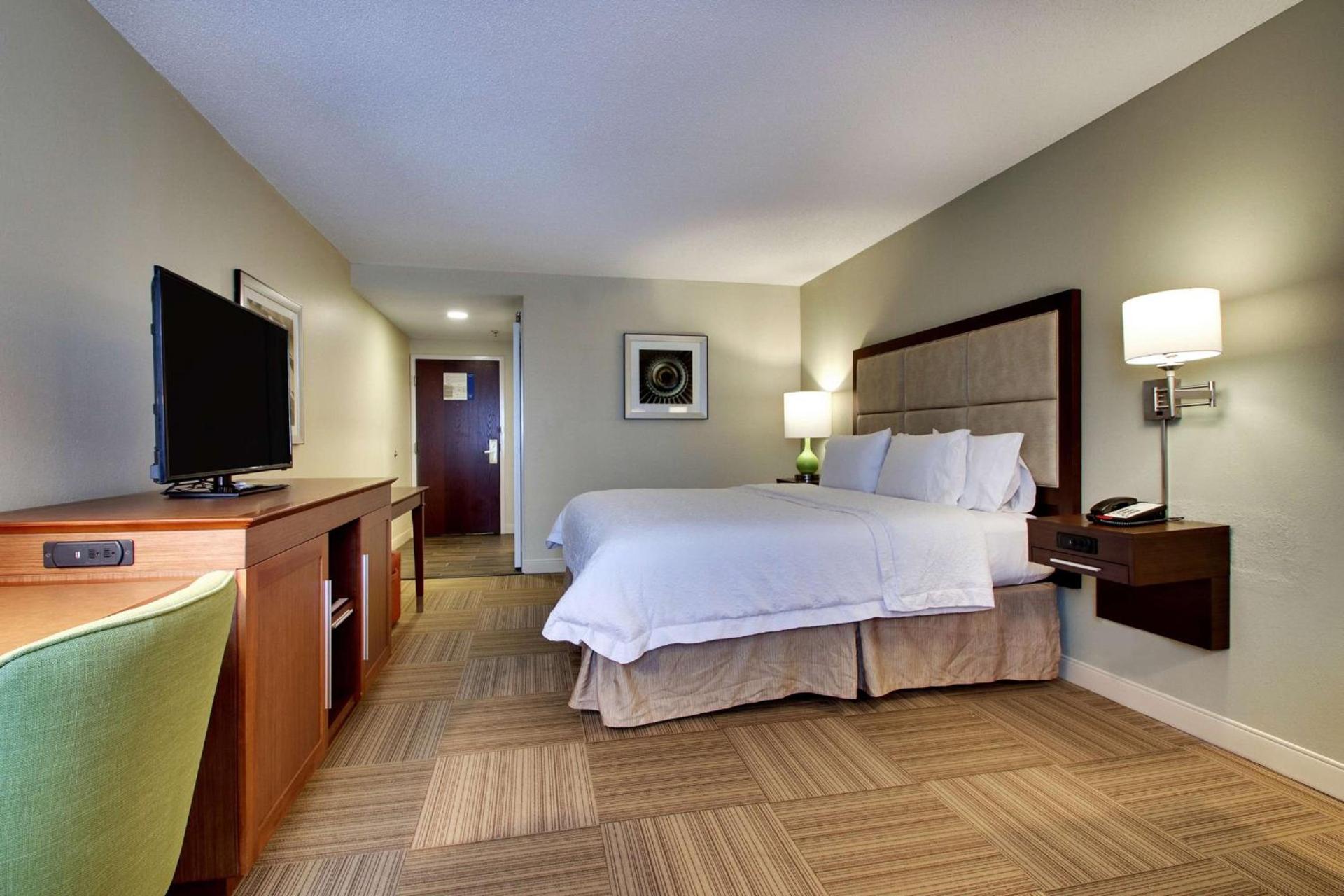 Hampton Inn Warner Robins photo 40