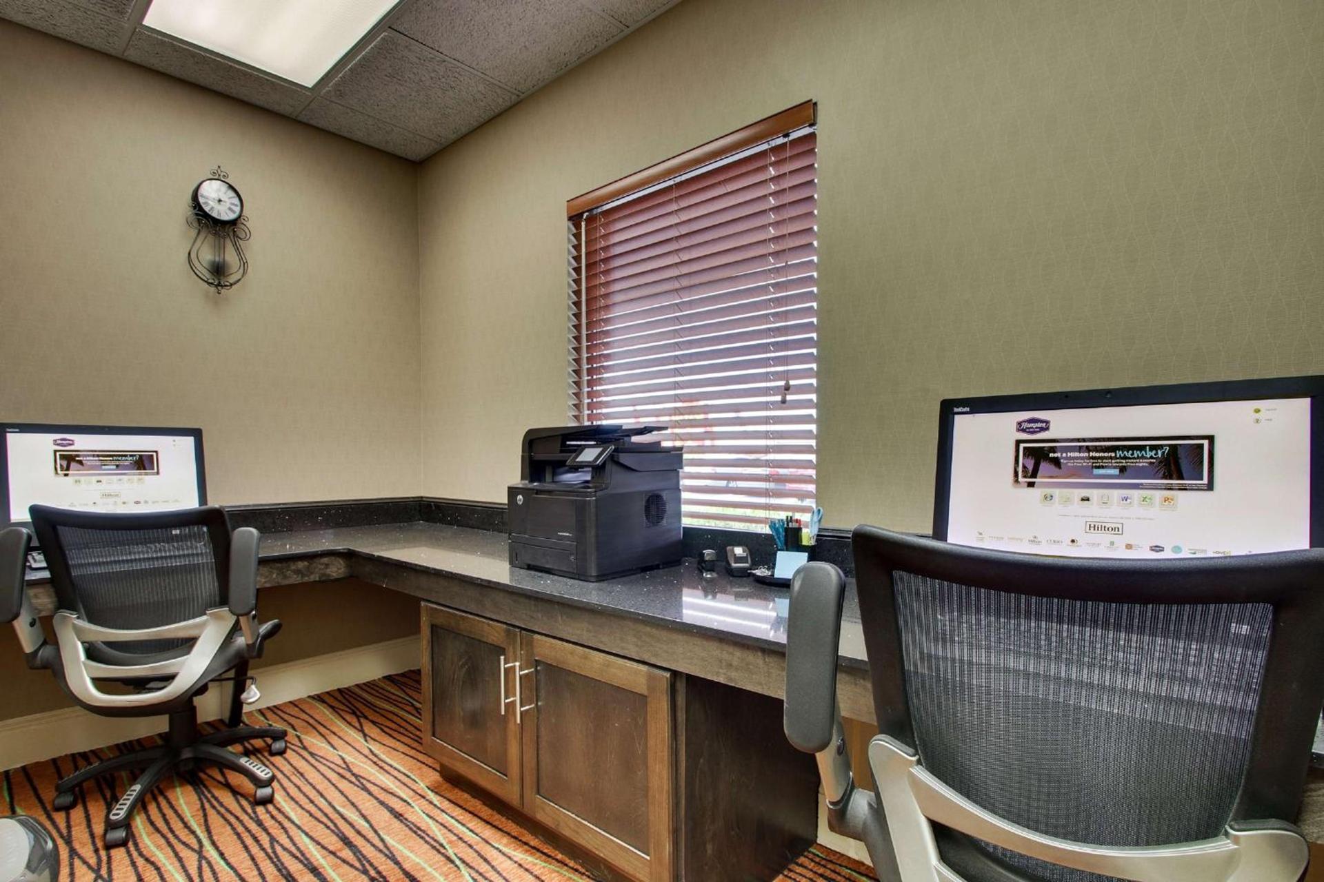 Hampton Inn Warner Robins photo 50