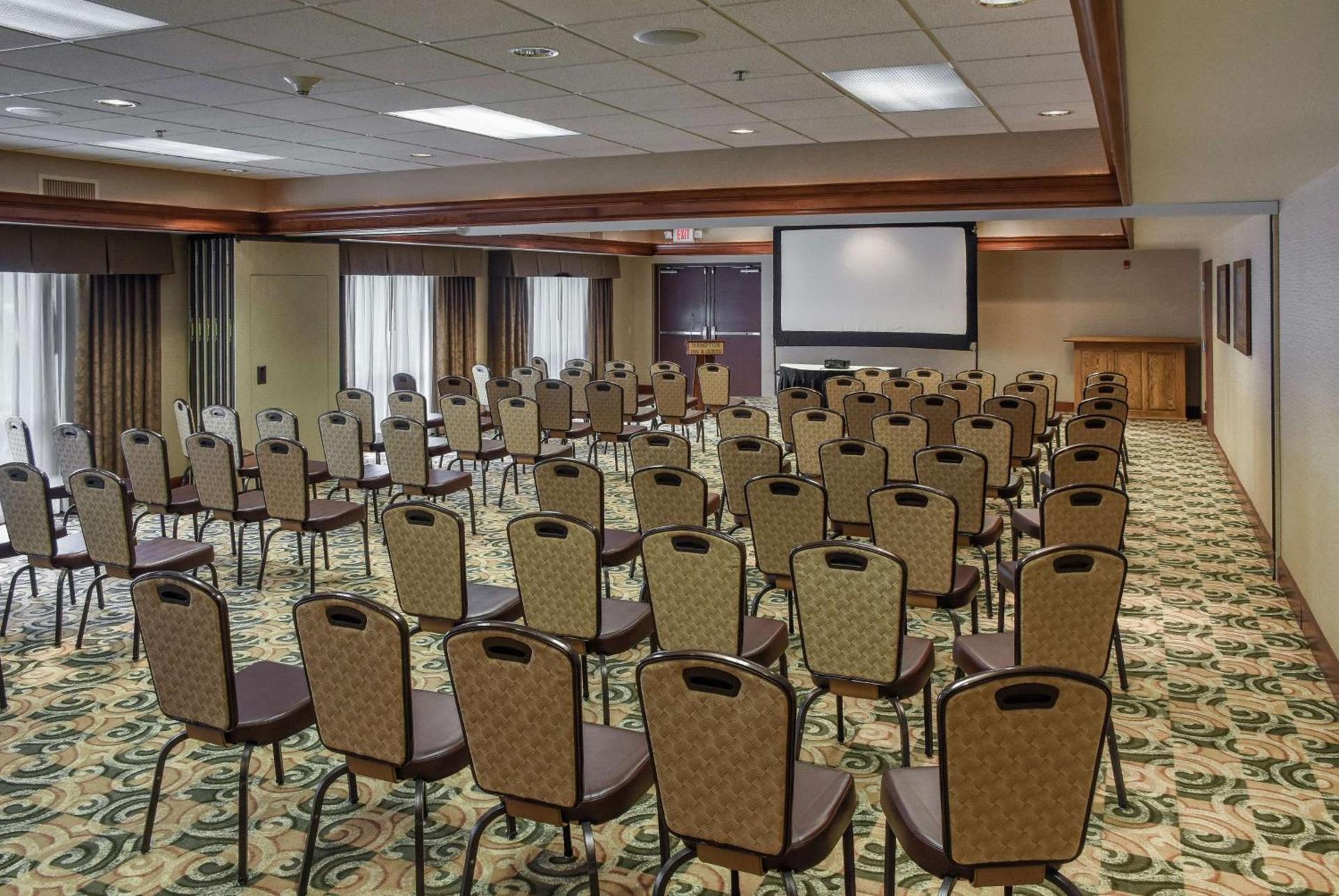 Hampton Inn & Suites Youngstown-Canfield photo 23