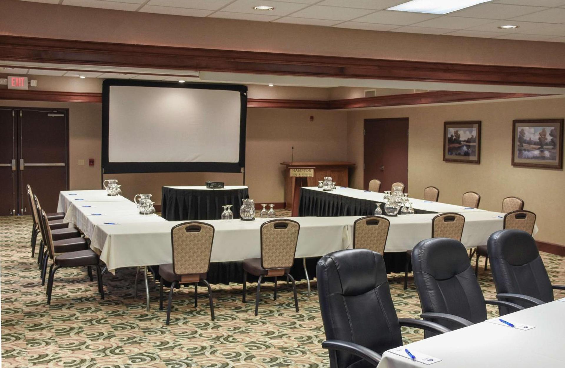 Hampton Inn & Suites Youngstown-Canfield photo 24