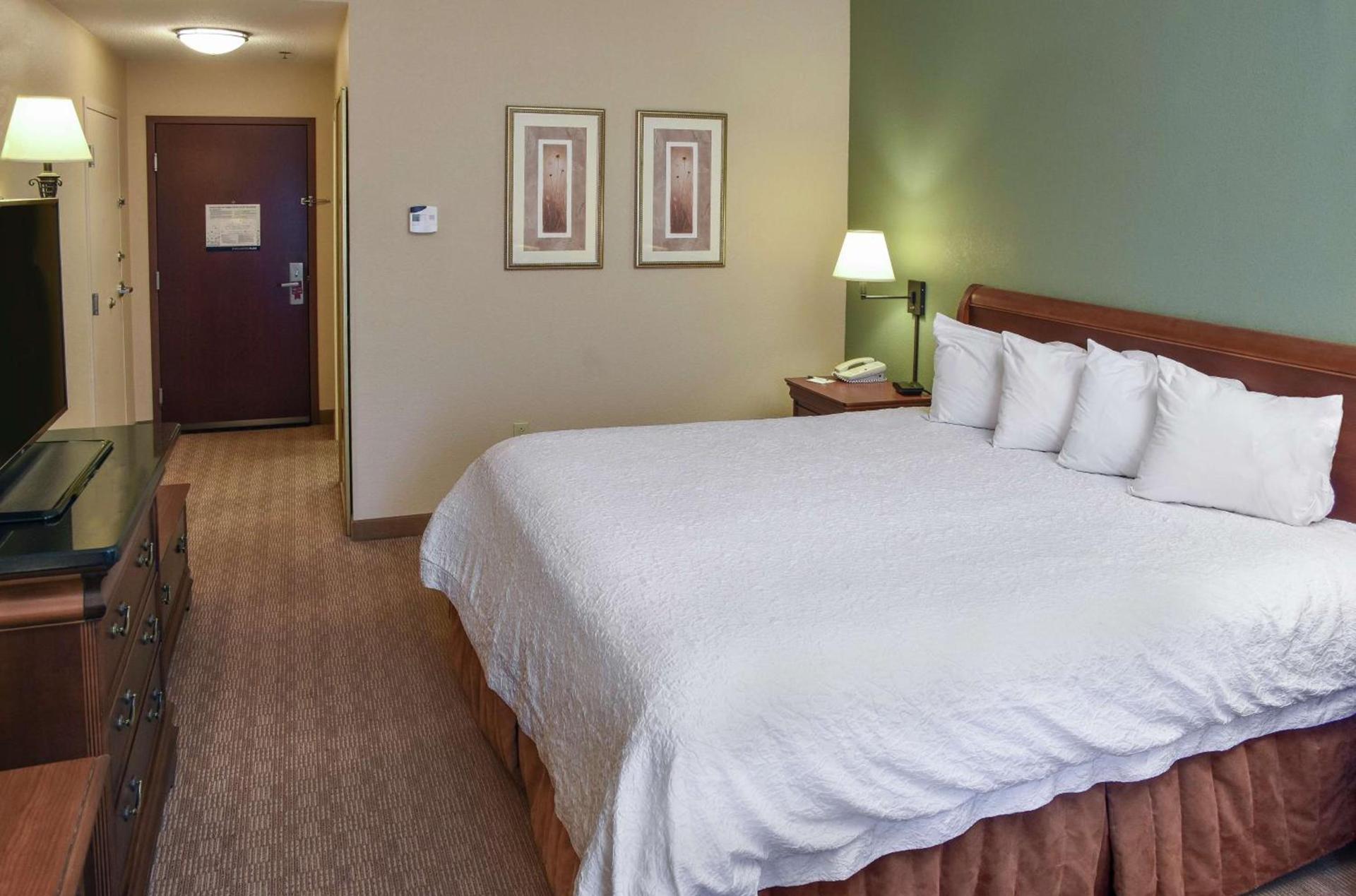 Hampton Inn & Suites Youngstown-Canfield photo 27