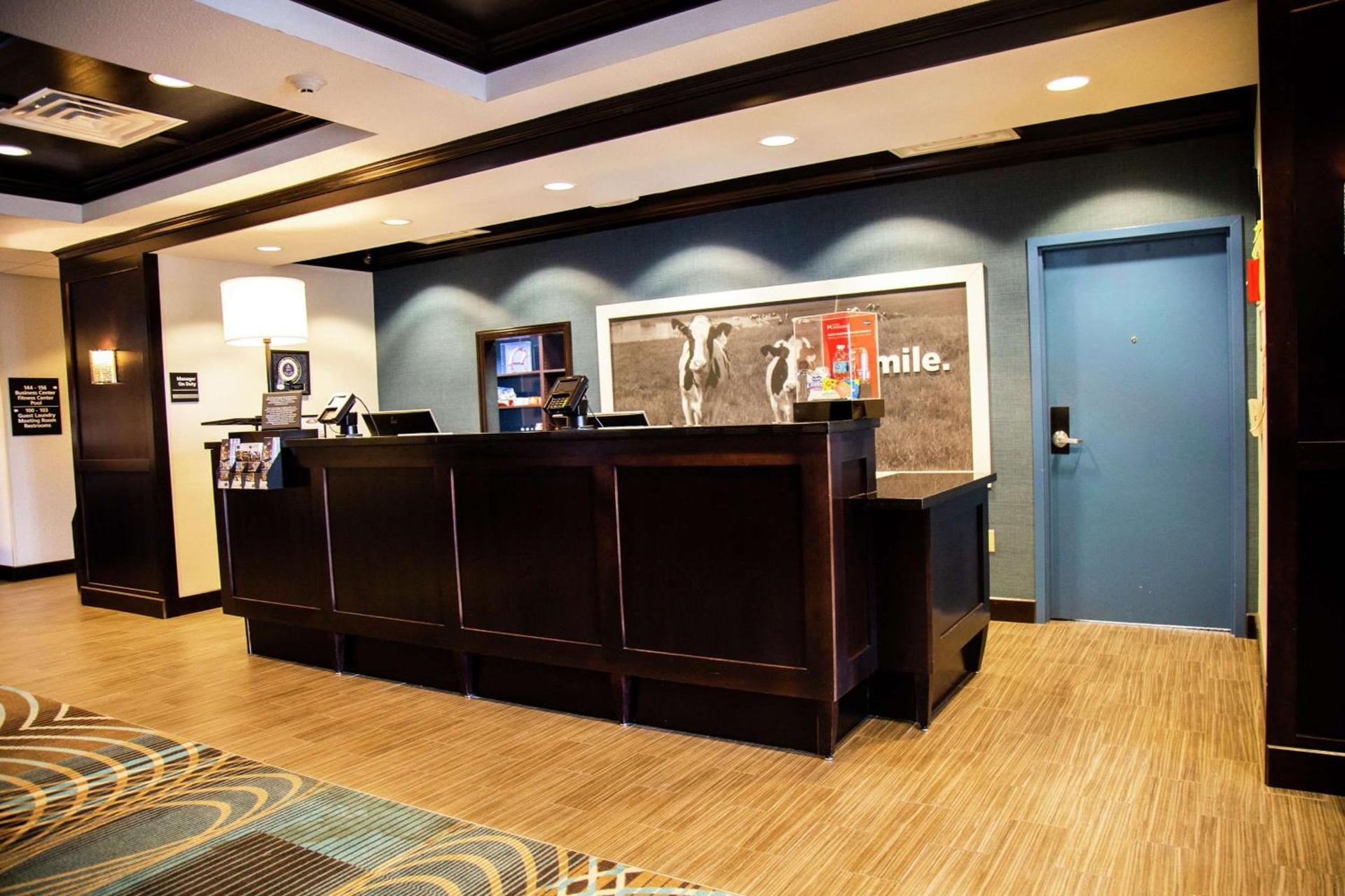 Hampton Inn & Suites Sharon photo 6