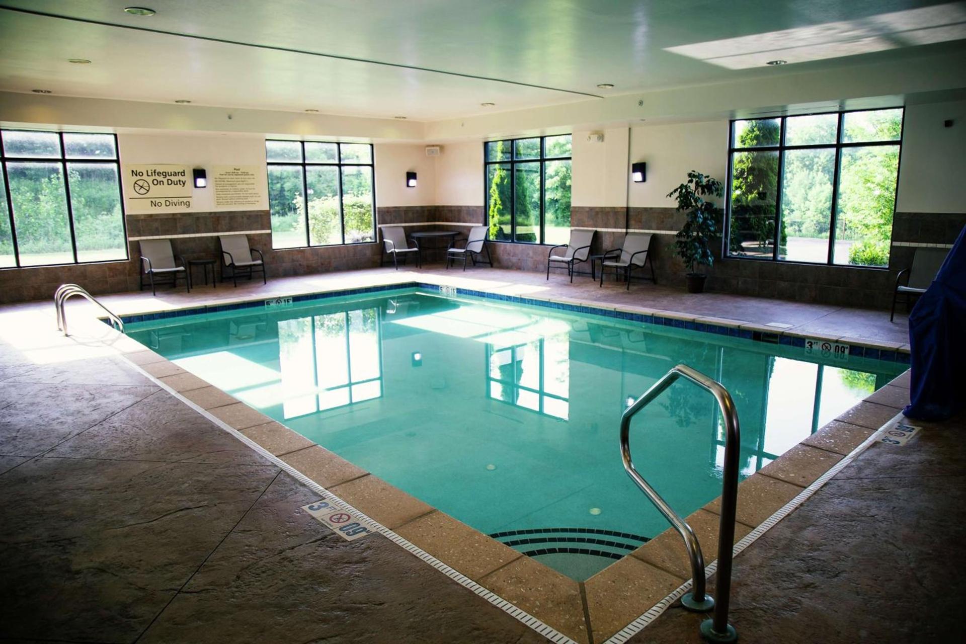 Hampton Inn & Suites Sharon photo 10