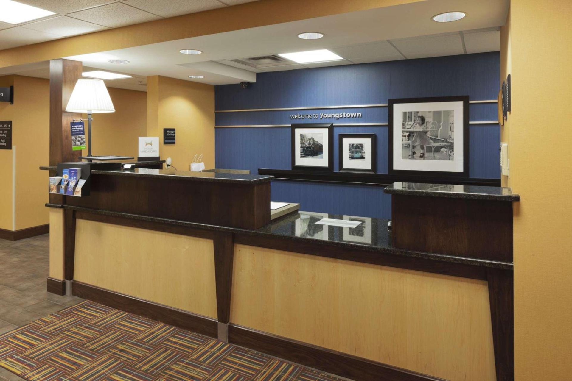 Hampton Inn Youngstown-North photo 7