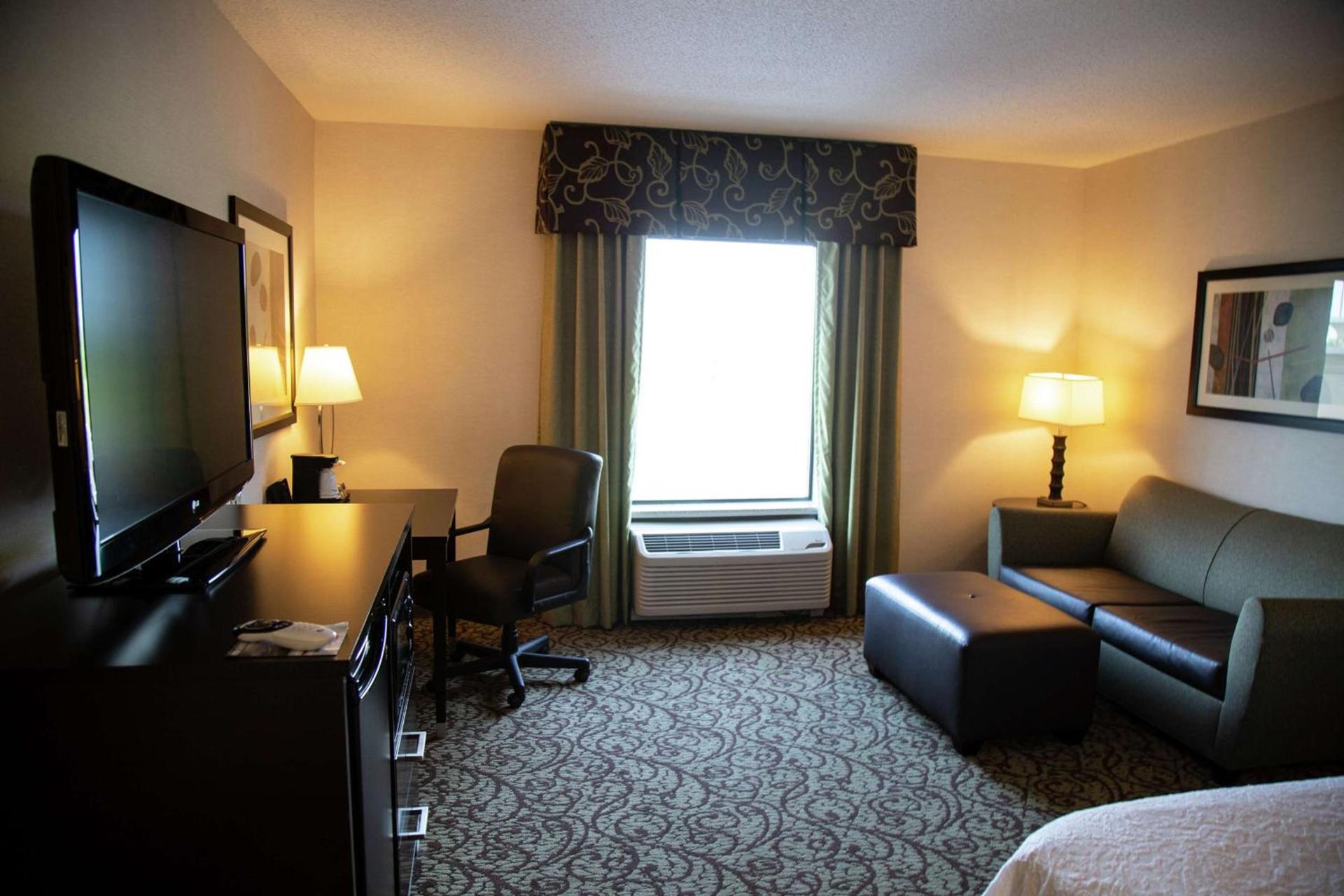 Hampton Inn & Suites Sharon photo 28