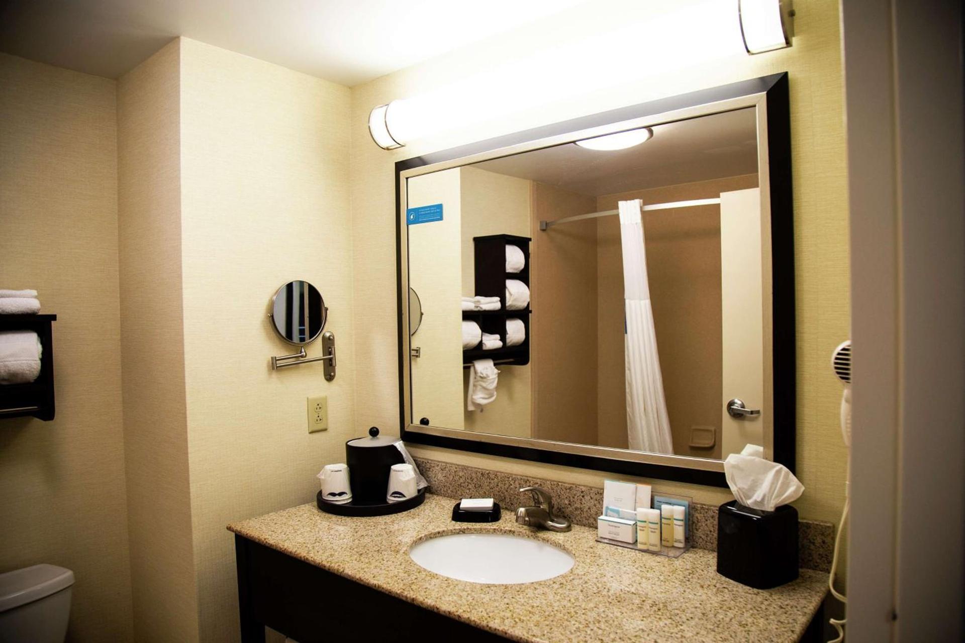 Hampton Inn & Suites Sharon photo 25