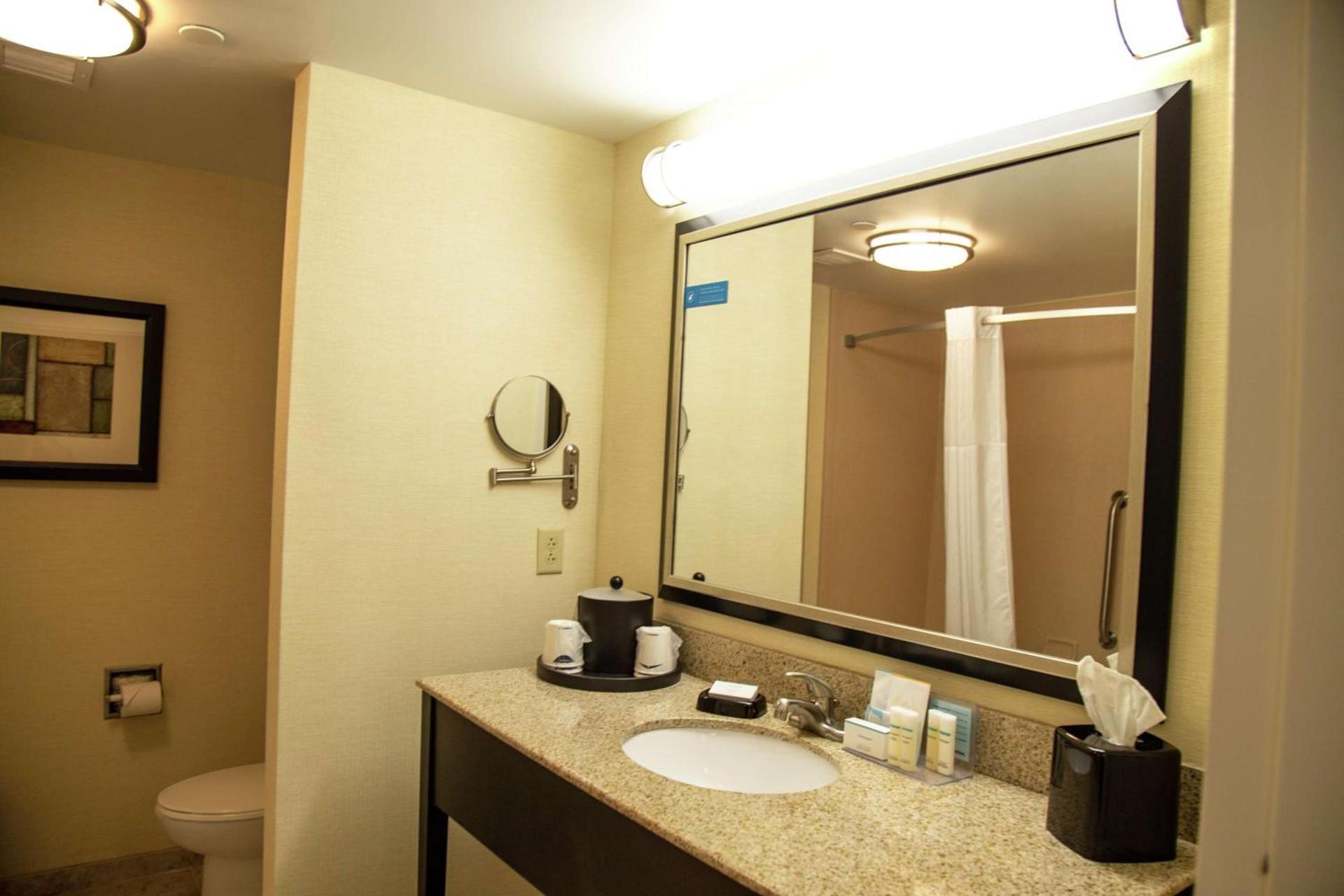 Hampton Inn & Suites Sharon photo 41