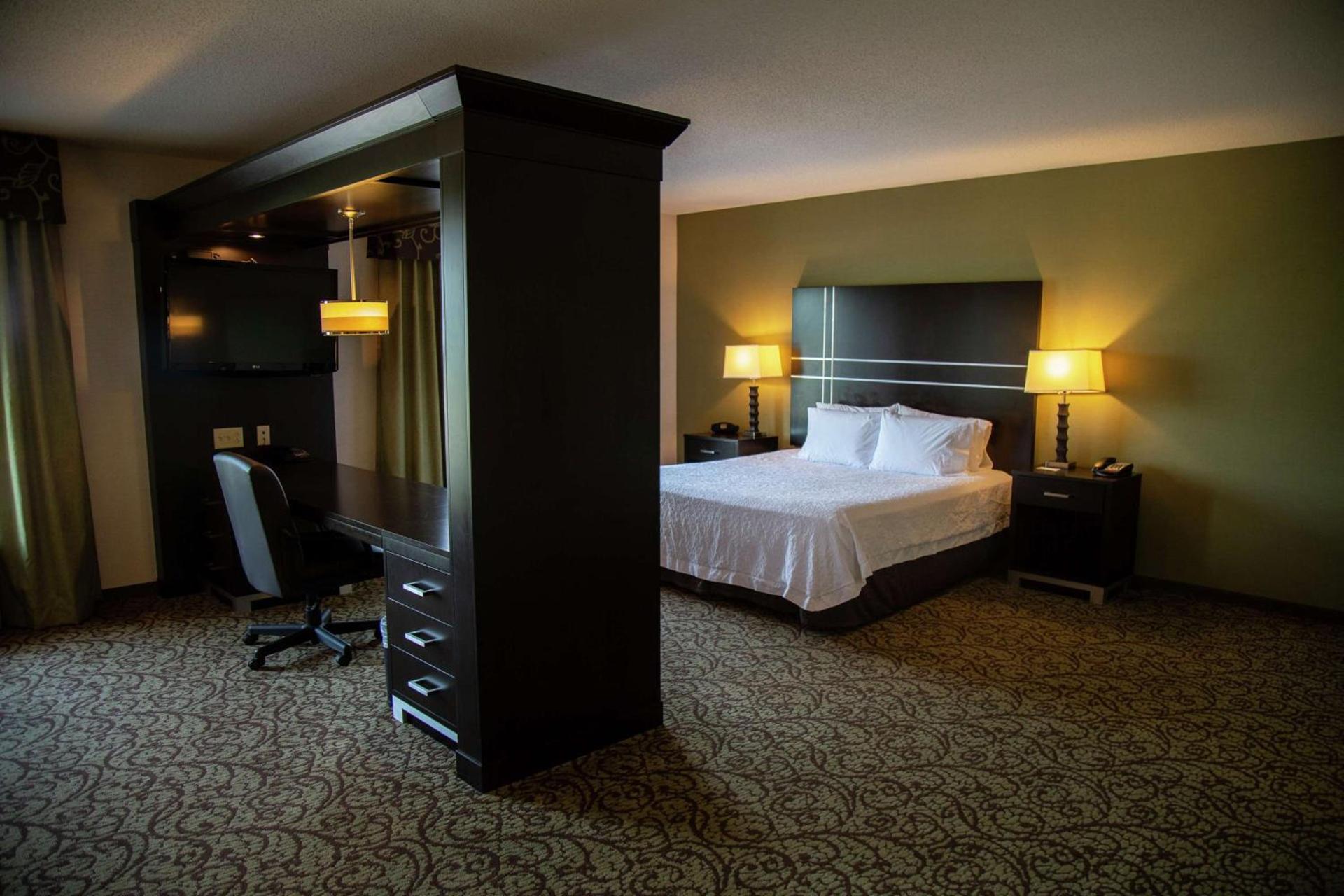 Hampton Inn & Suites Sharon photo 47