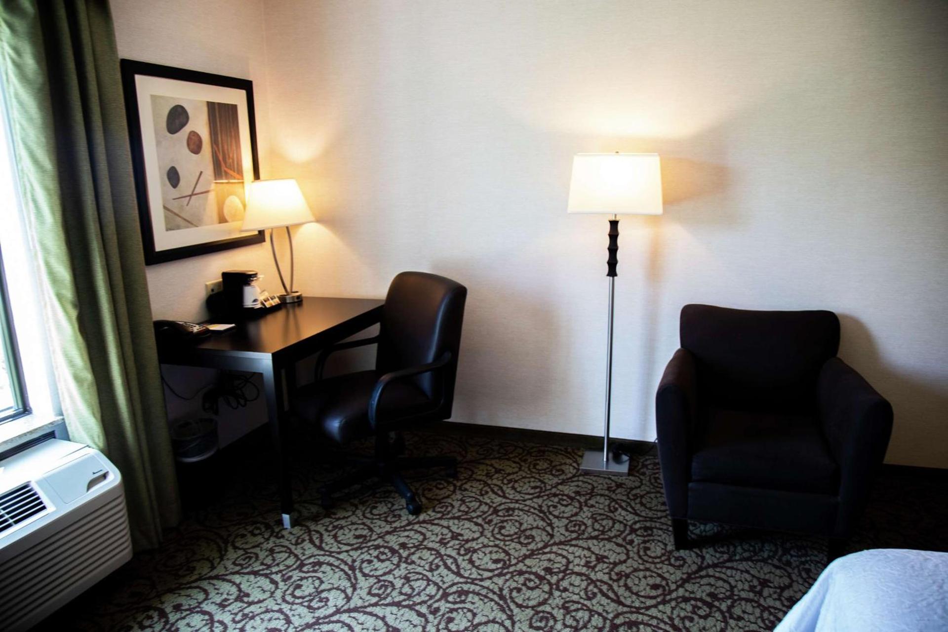 Hampton Inn & Suites Sharon photo 44