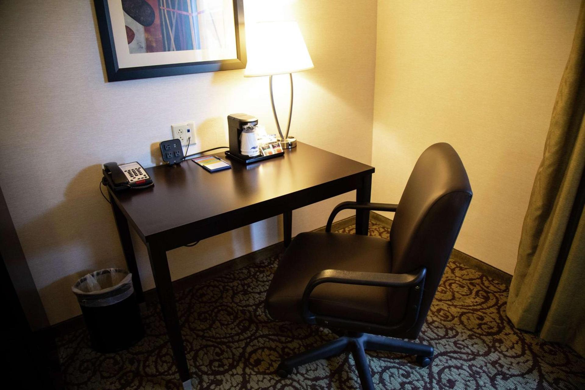 Hampton Inn & Suites Sharon photo 46
