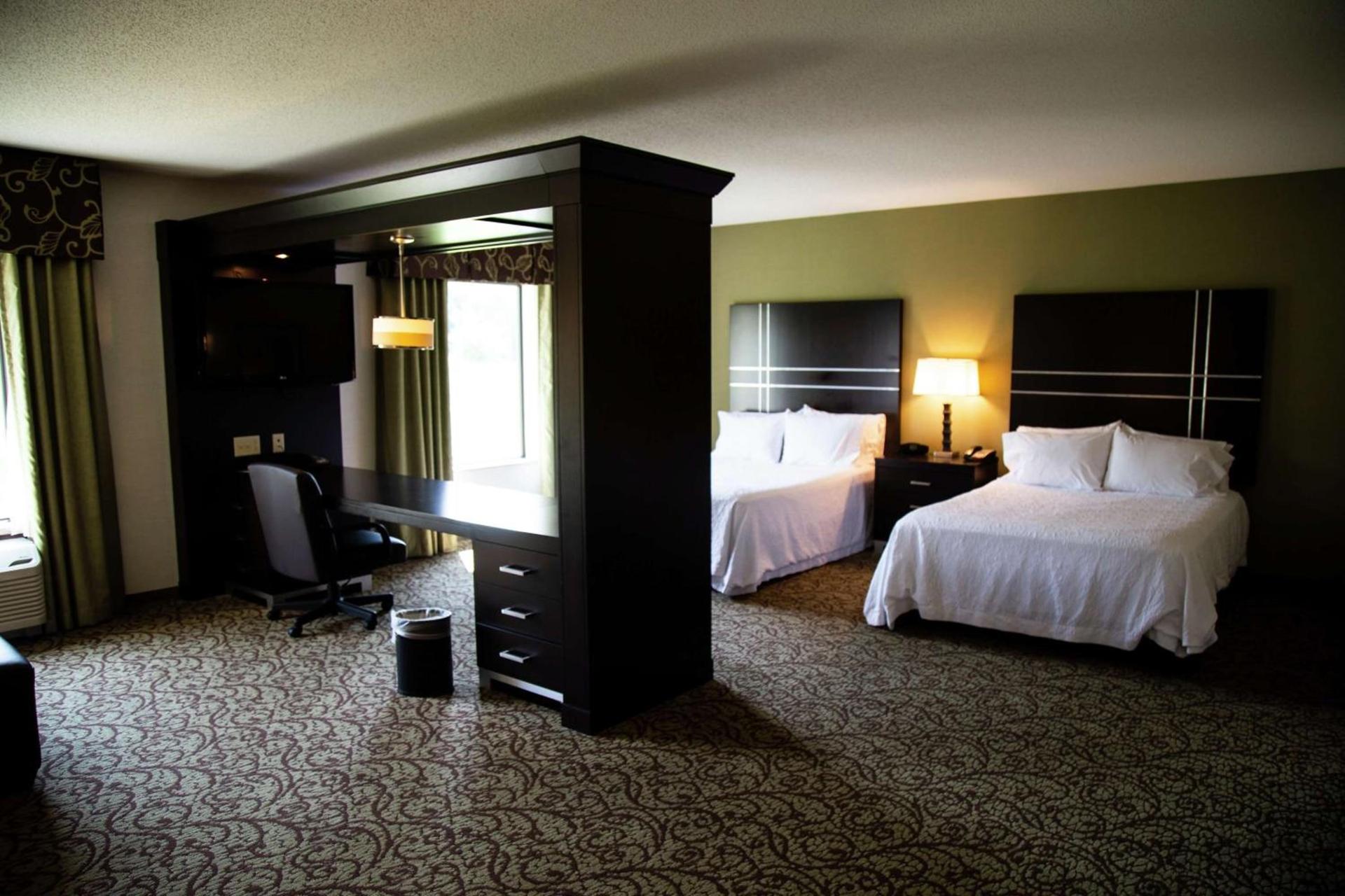 Hampton Inn & Suites Sharon photo 52