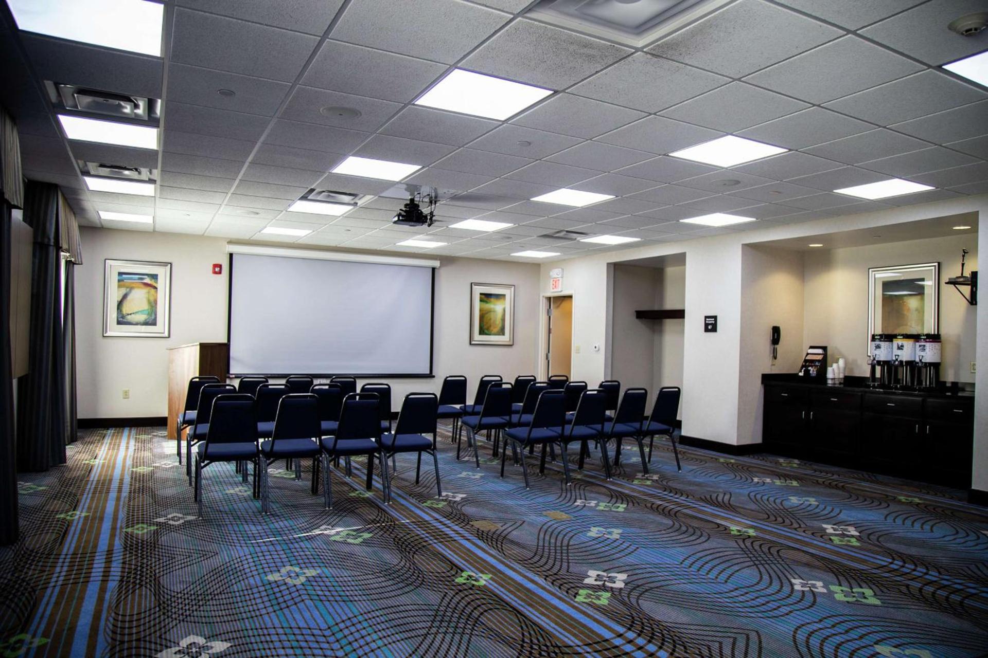 Hampton Inn & Suites Sharon photo 69