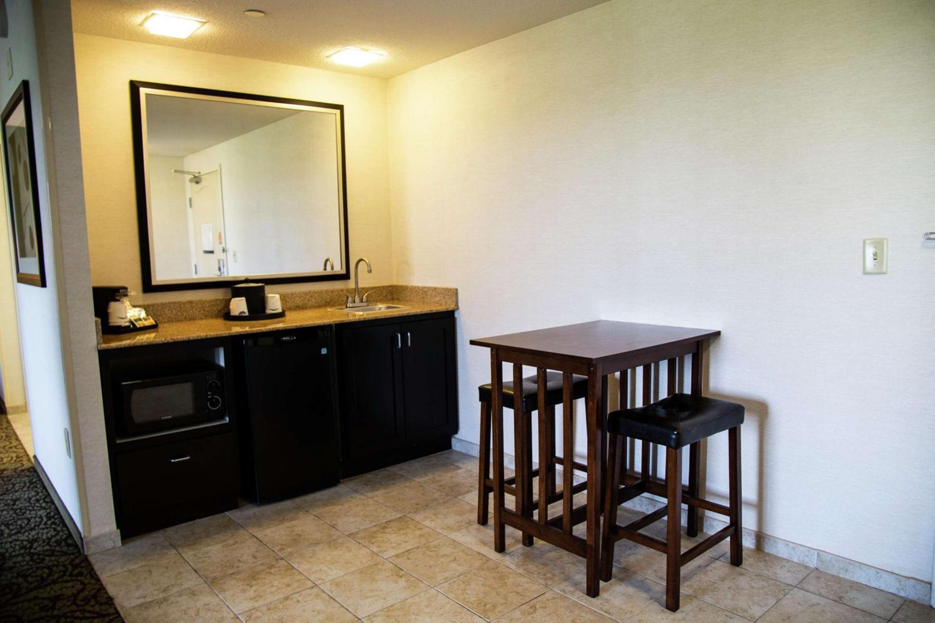 Hampton Inn & Suites Sharon photo 62