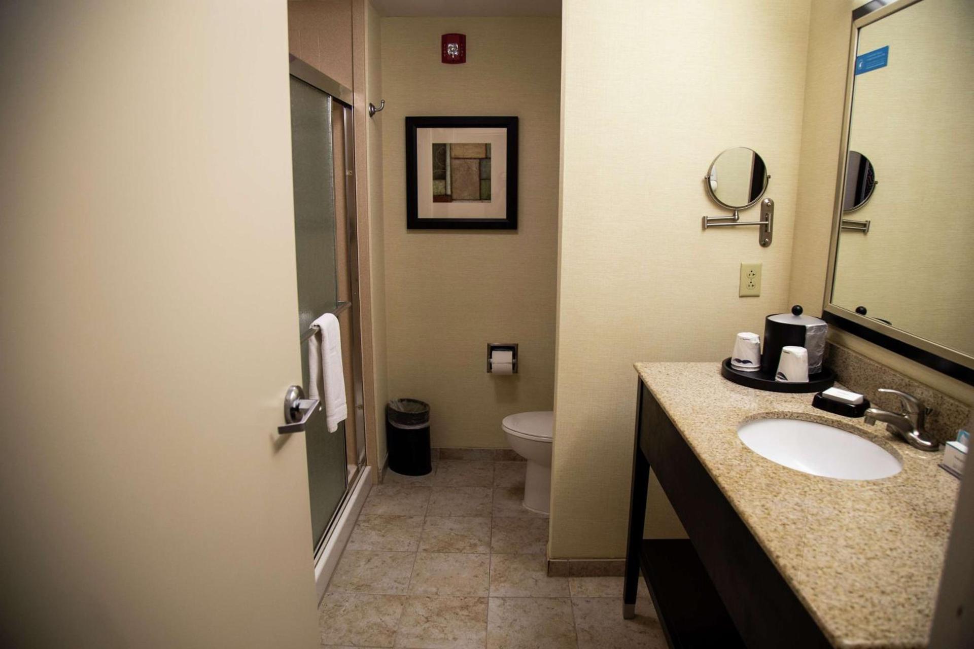 Hampton Inn & Suites Sharon photo 57