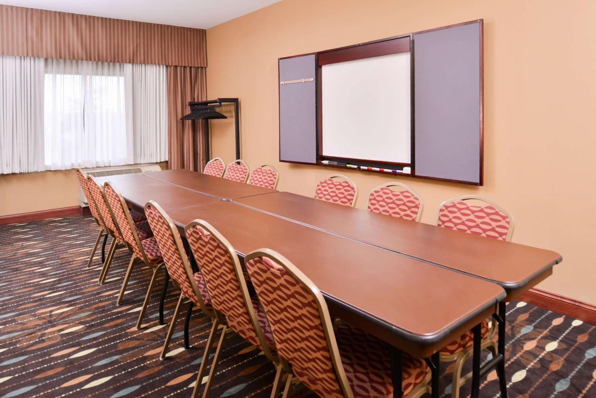 Hampton Inn York photo 32