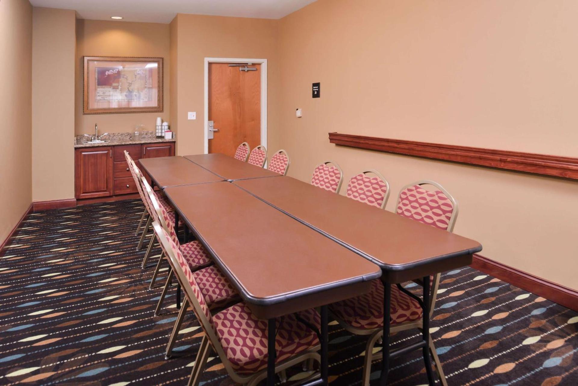 Hampton Inn York photo 33