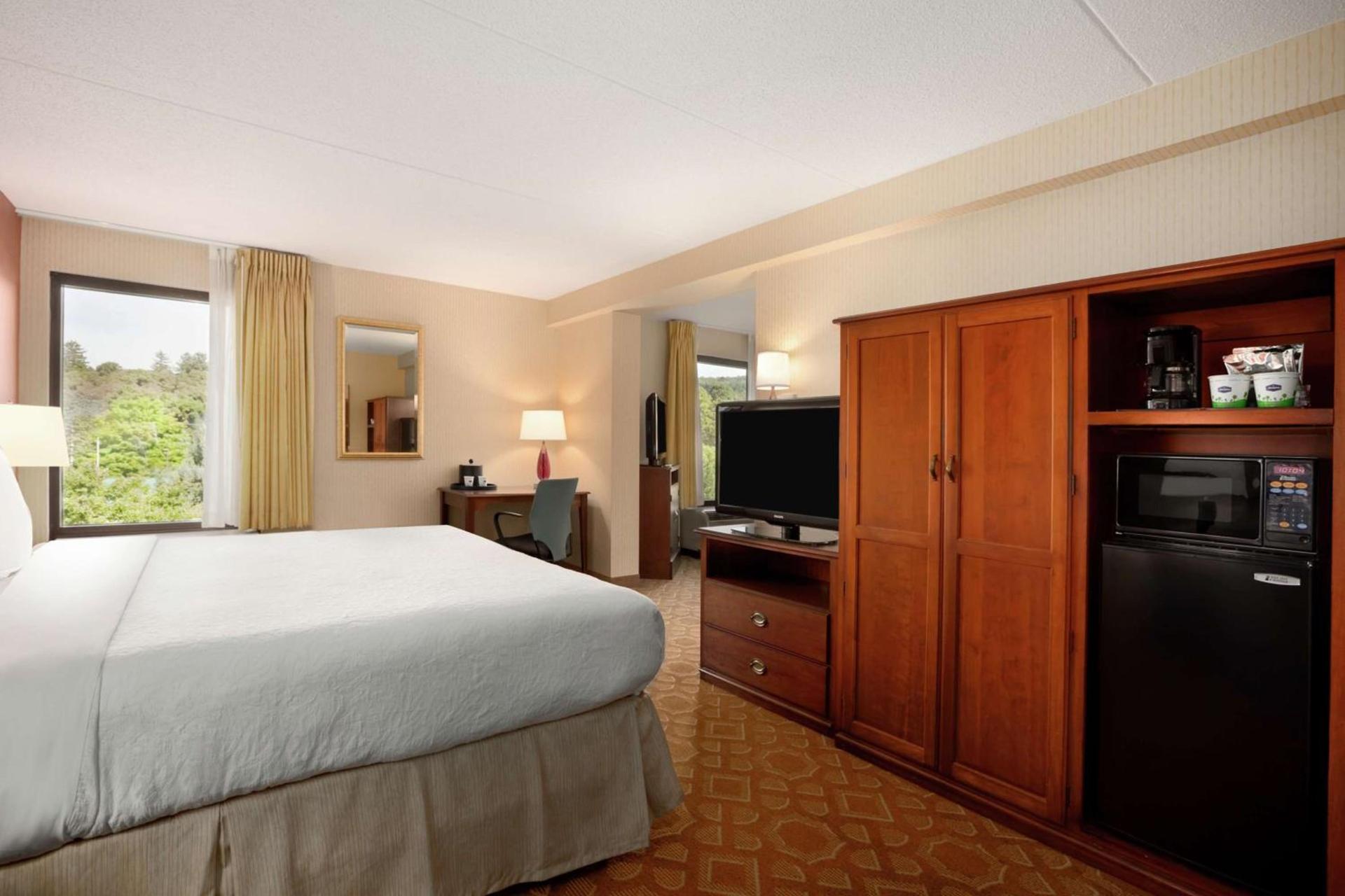 Hampton Inn - York photo 16