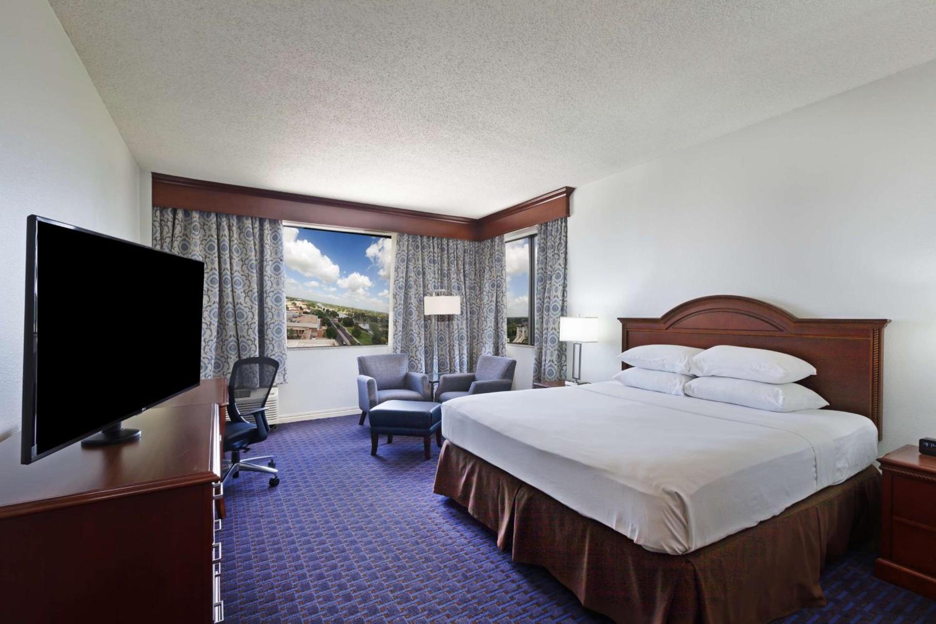 Hilton Waco photo 65