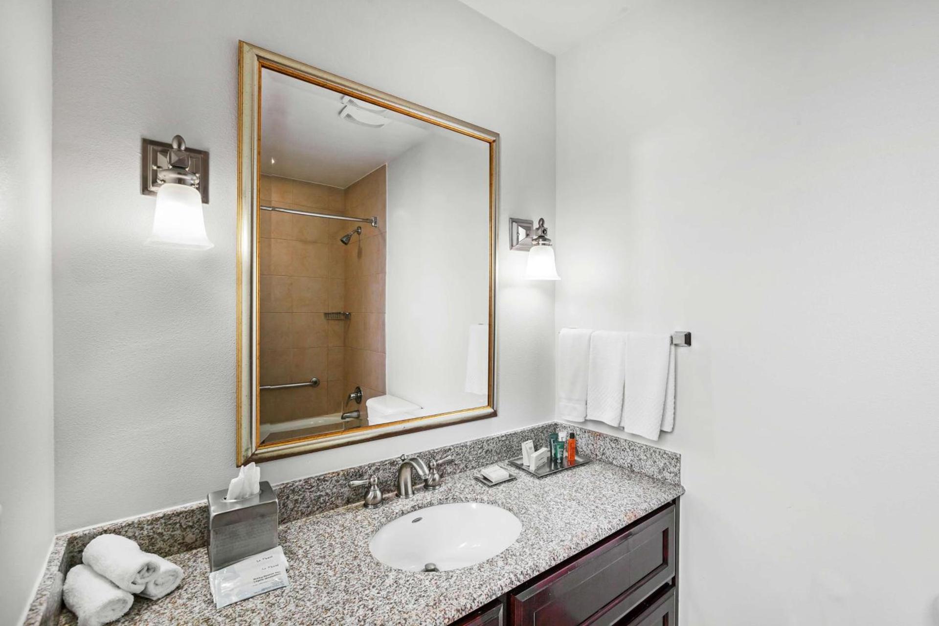 Hilton Waco photo 66