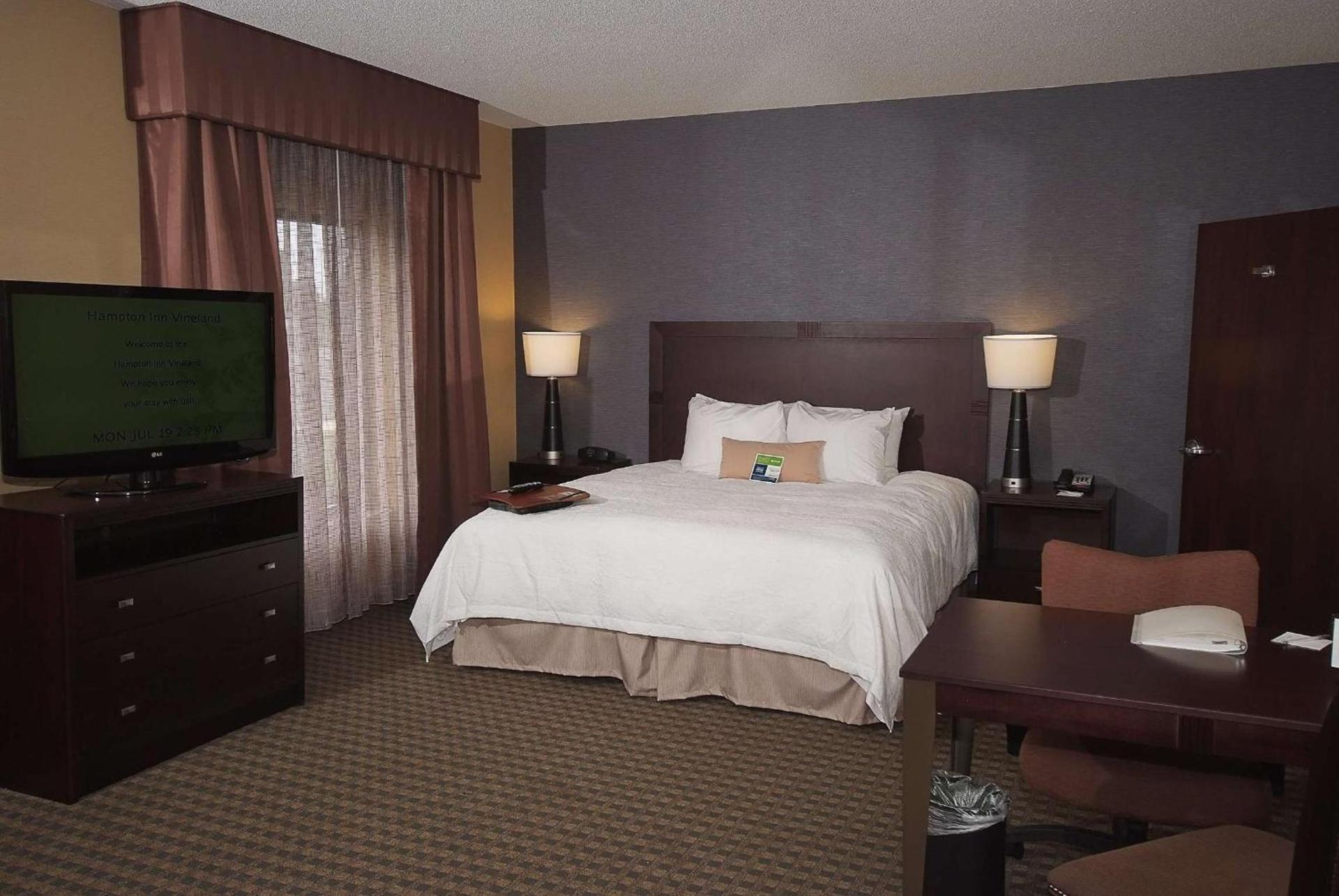 Hampton Inn & Suites Vineland photo 13