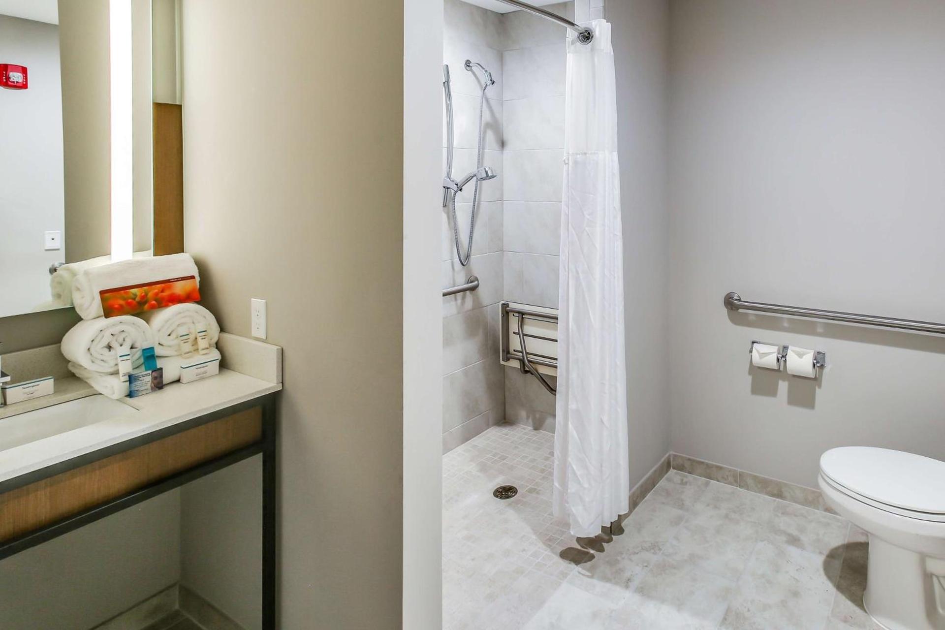Hilton Garden Inn Ames photo 14