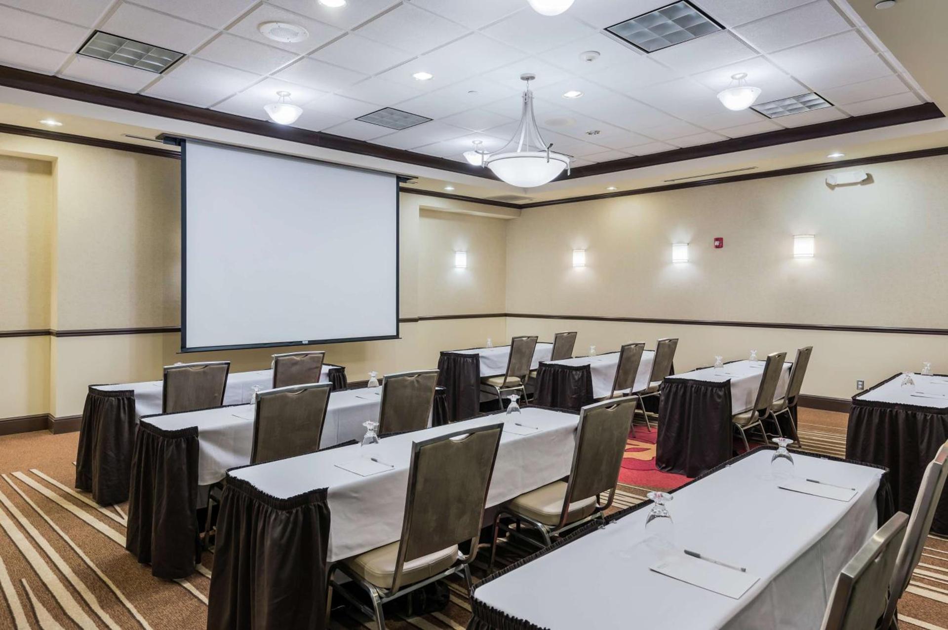 Hilton Garden Inn Ames photo 30