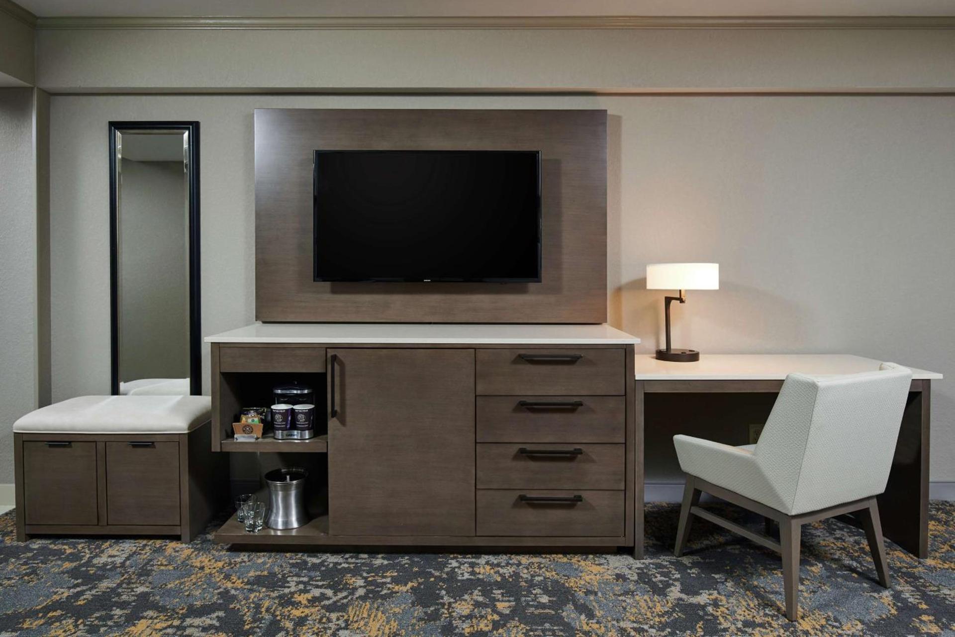 Hilton Anchorage photo 24