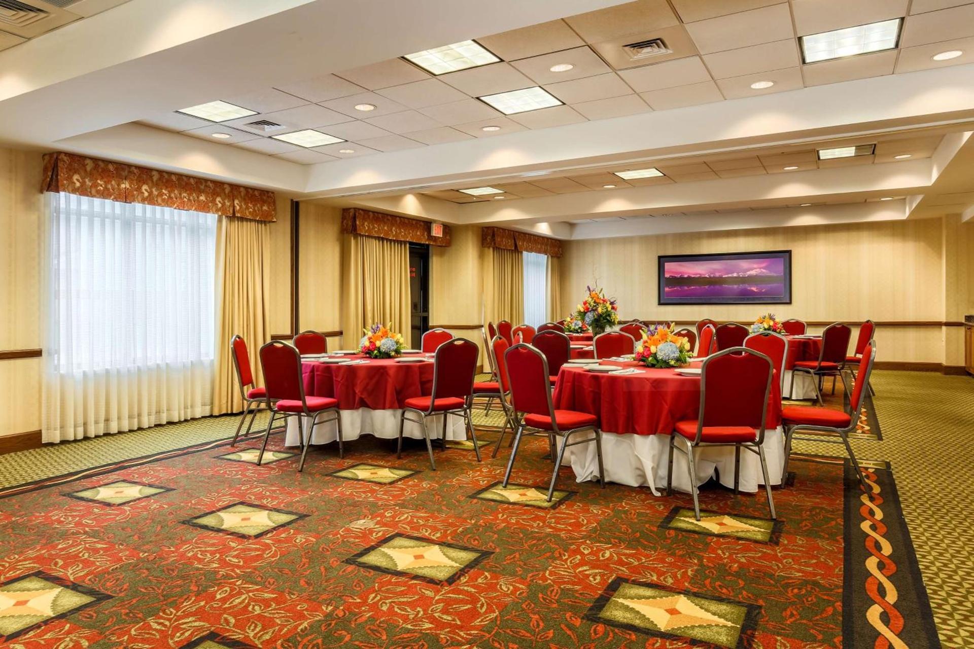 Hilton Garden Inn Anchorage photo 10