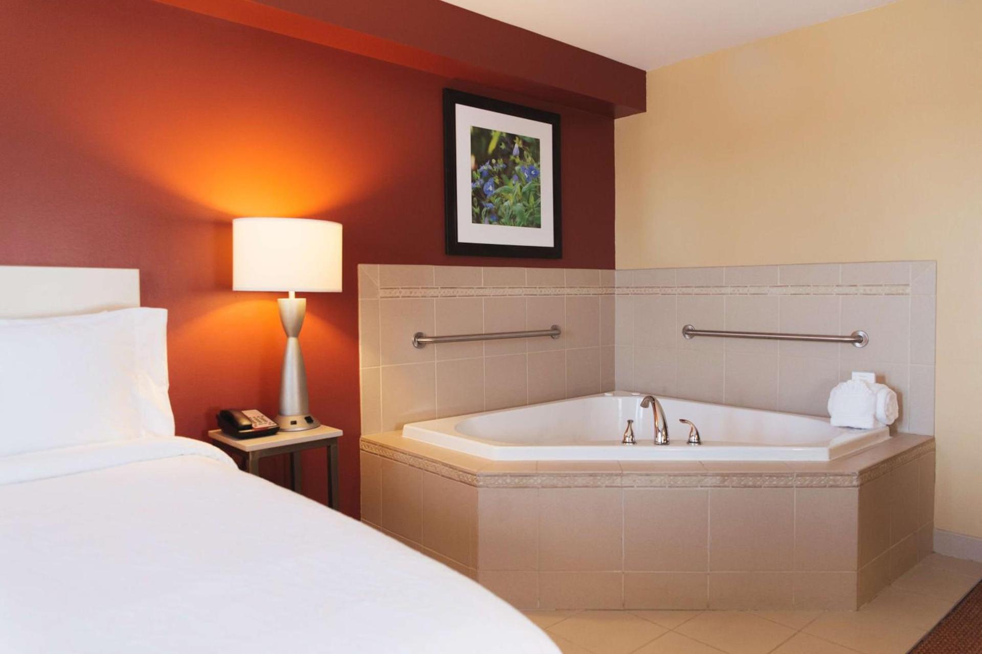 Hilton Garden Inn Anchorage photo 21