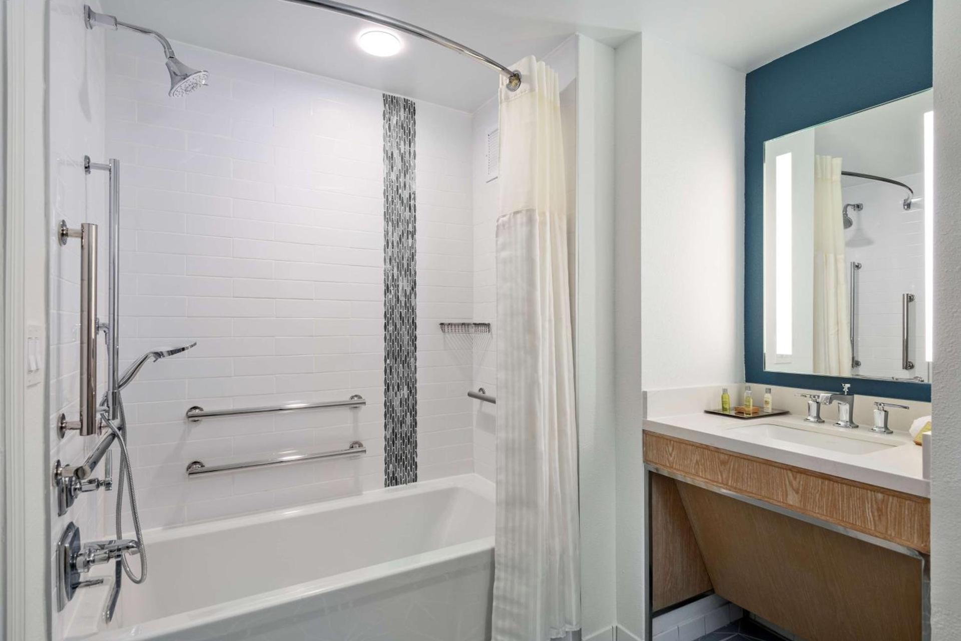DoubleTree Suites by Hilton Naples photo 32