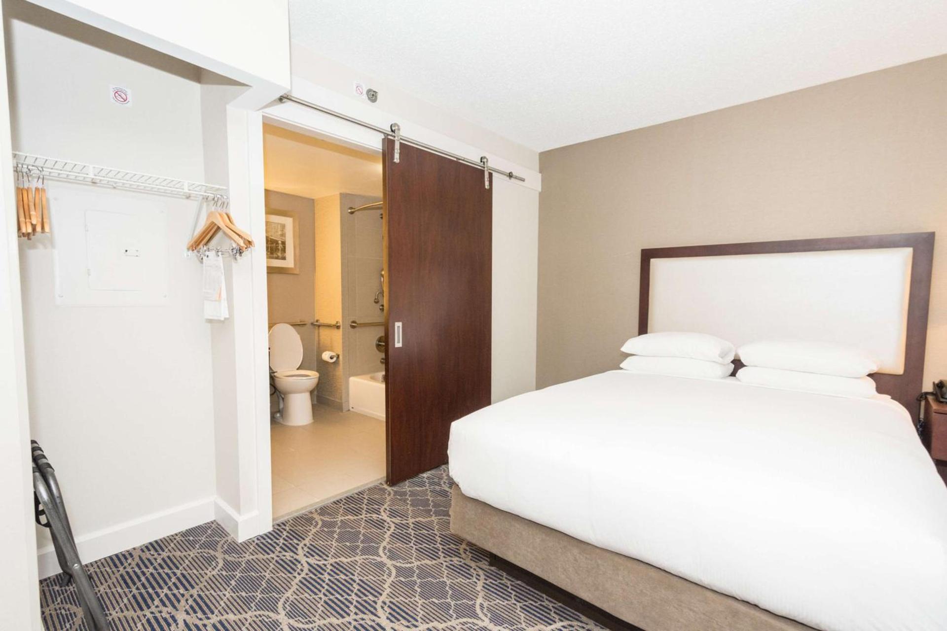 Doubletree Suites by Hilton at The Battery Atlanta photo 51