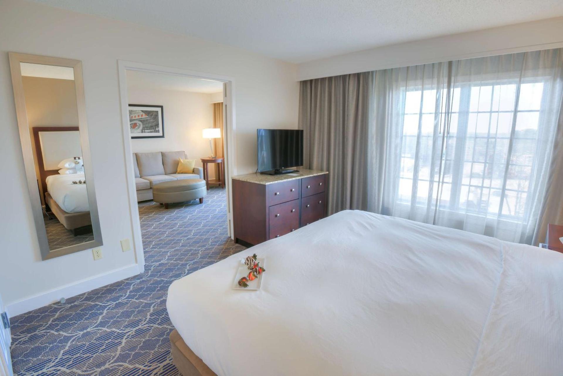 Doubletree Suites by Hilton at The Battery Atlanta photo 57