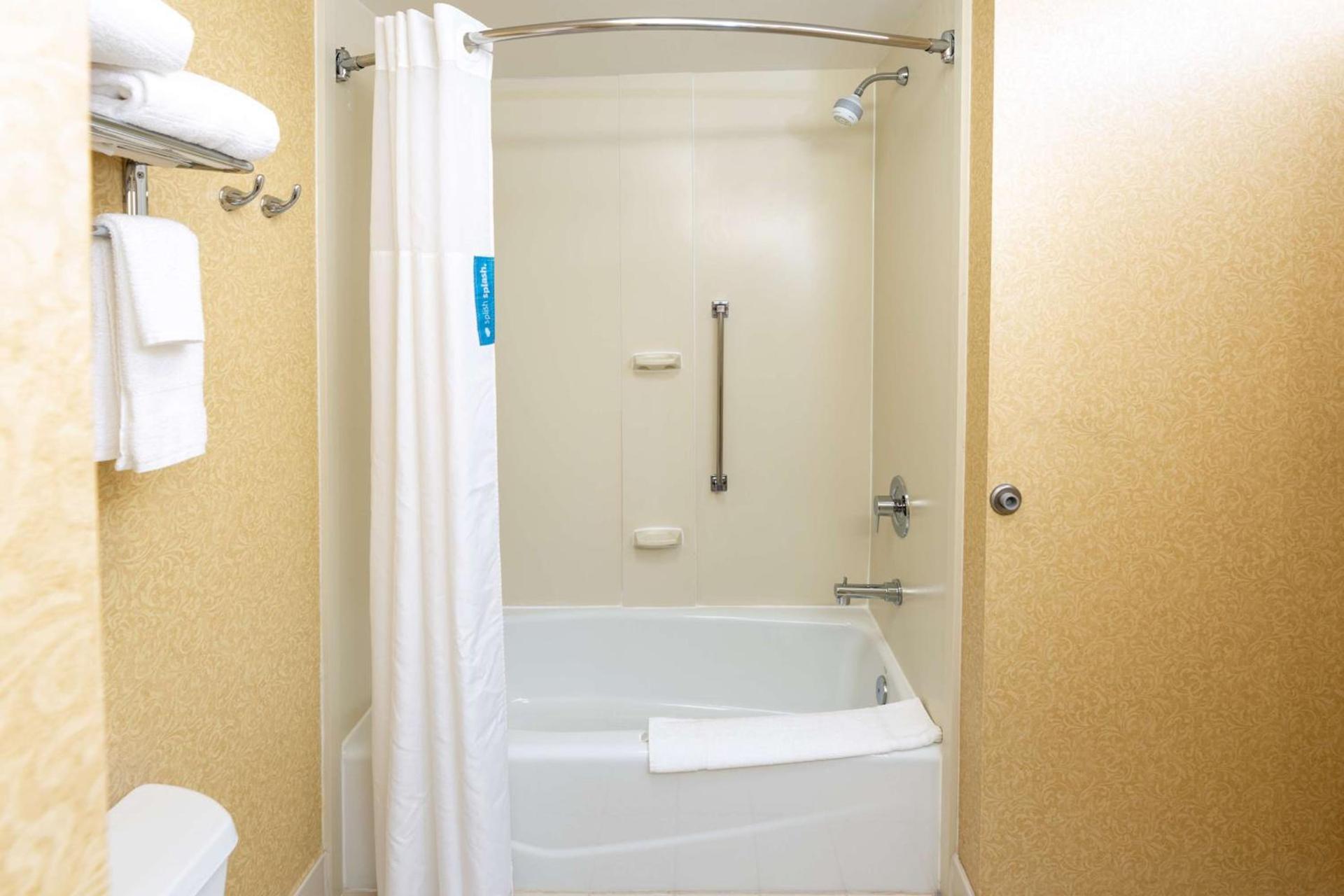 Hampton Inn Lawrenceville Duluth photo 18
