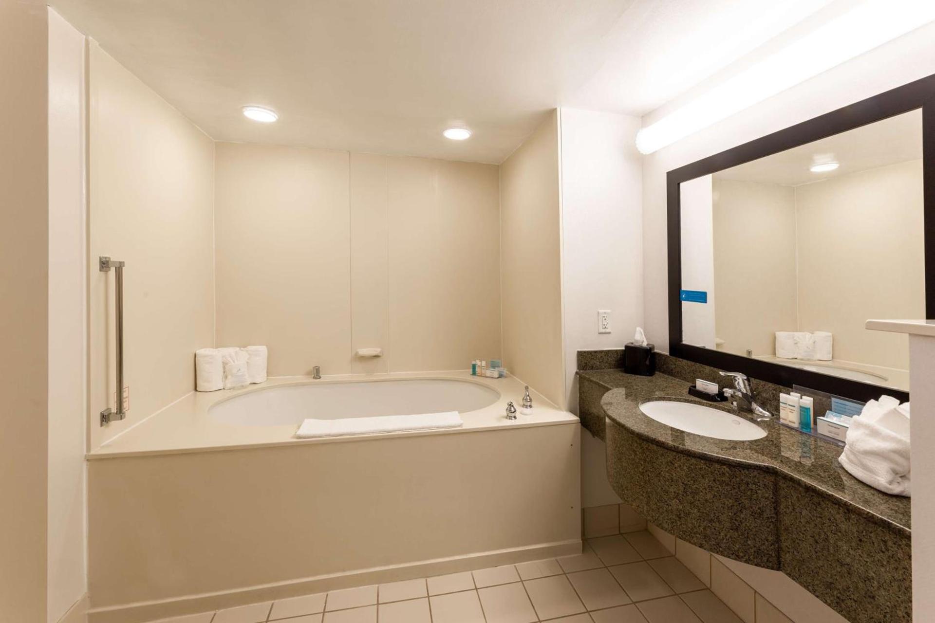 Hampton Inn Lawrenceville Duluth photo 22
