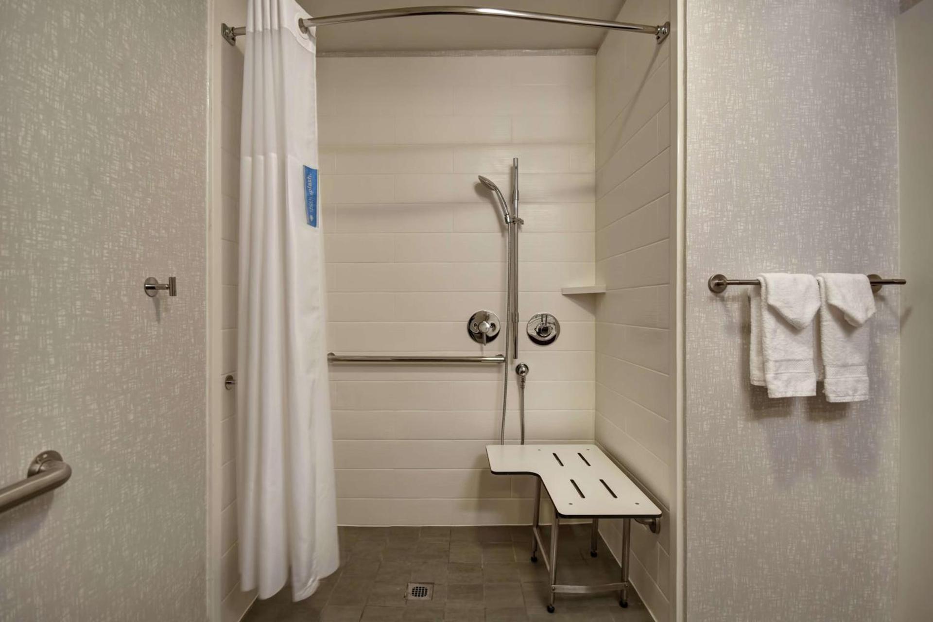 Hampton Inn Atlanta-Mall Of Georgia photo 21
