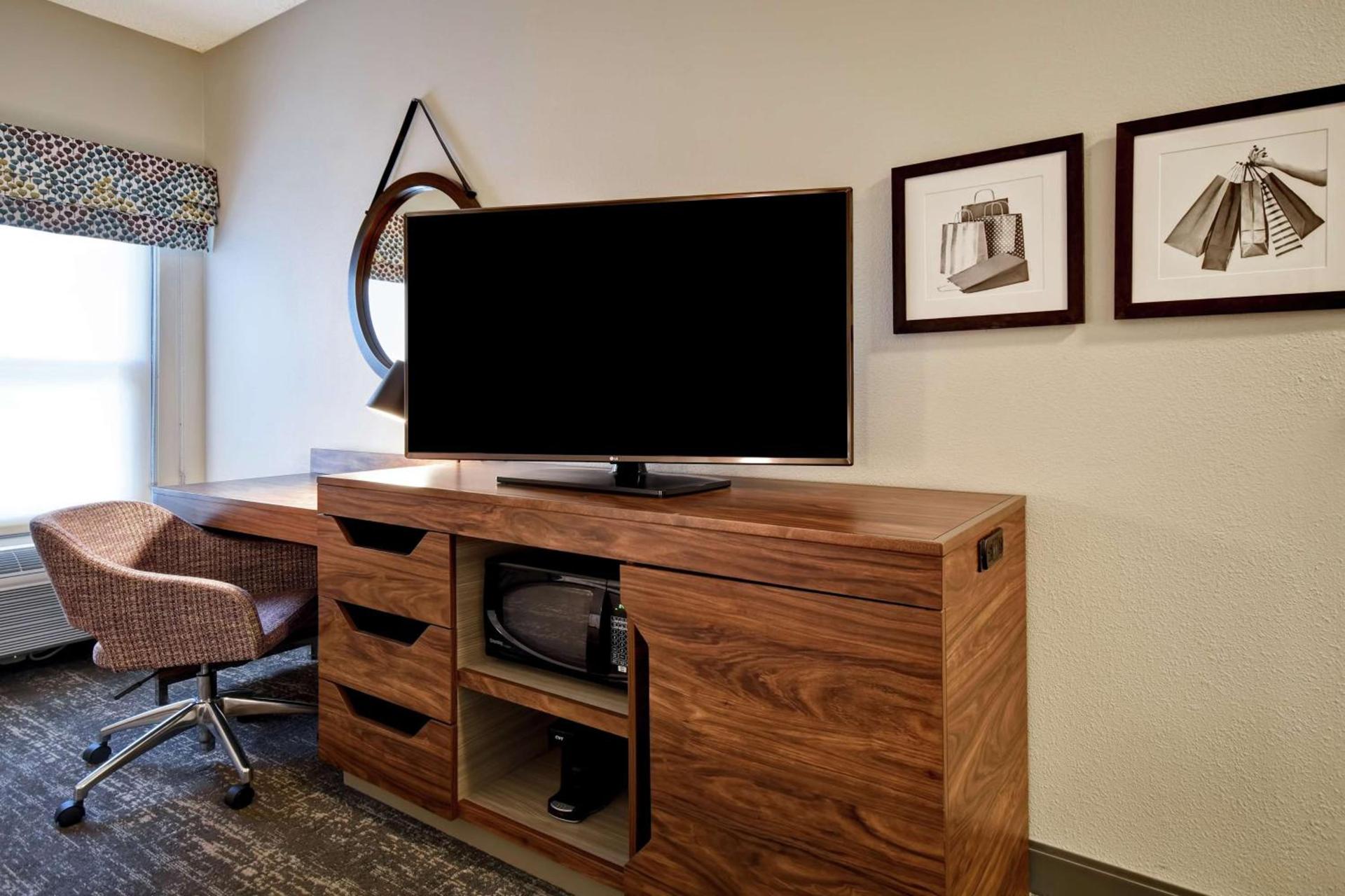 Hampton Inn Atlanta-Mall Of Georgia photo 24