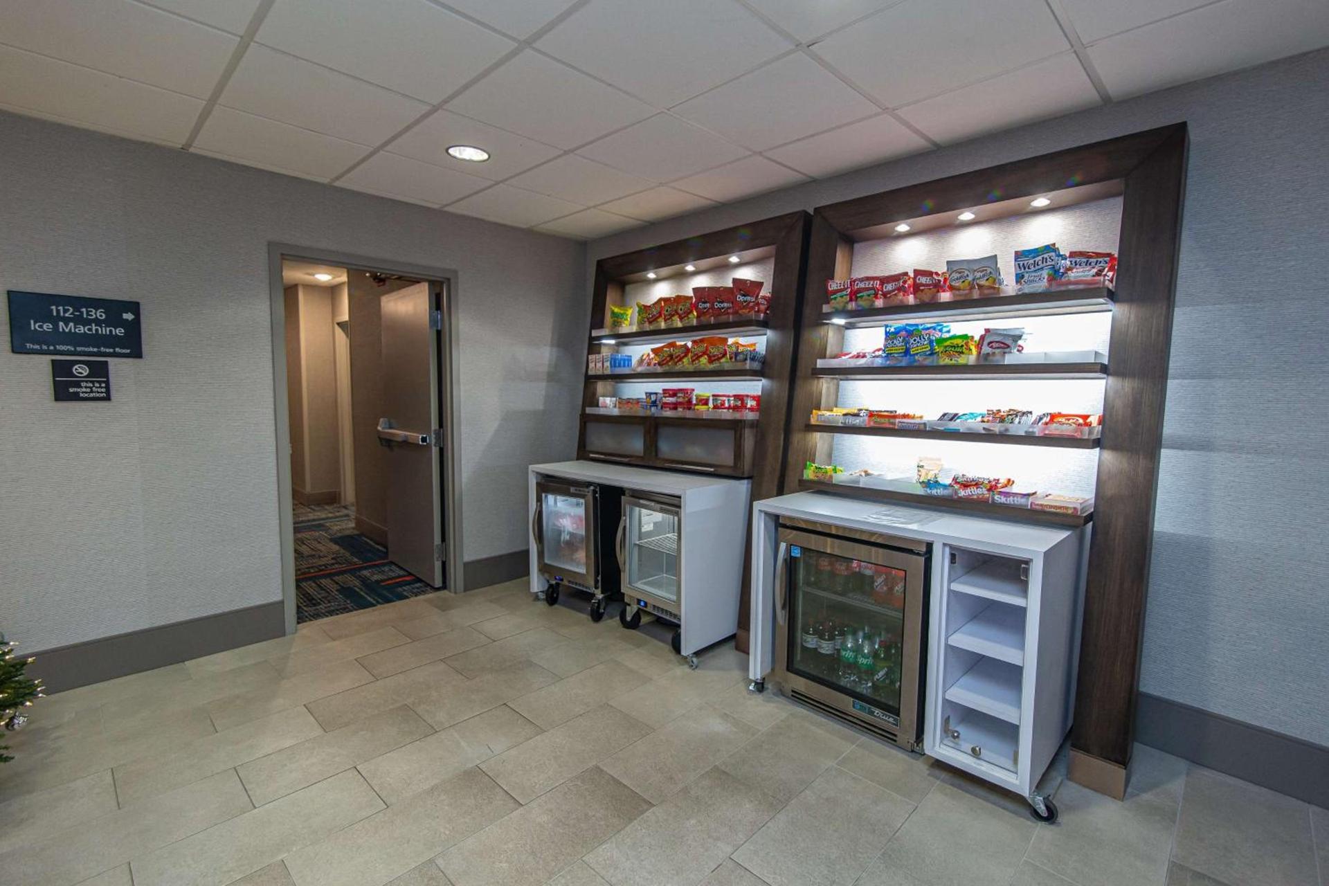 Hampton Inn Atlanta/Peachtree City photo 62