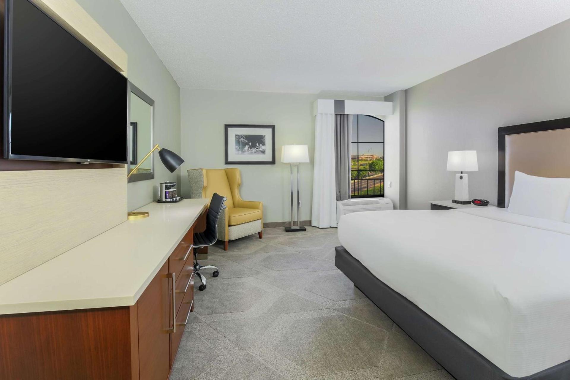 DoubleTree by Hilton Austin-University Area photo 19