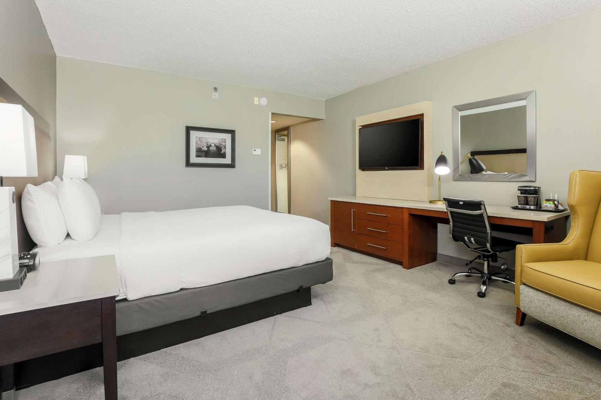 DoubleTree by Hilton Austin-University Area photo 21