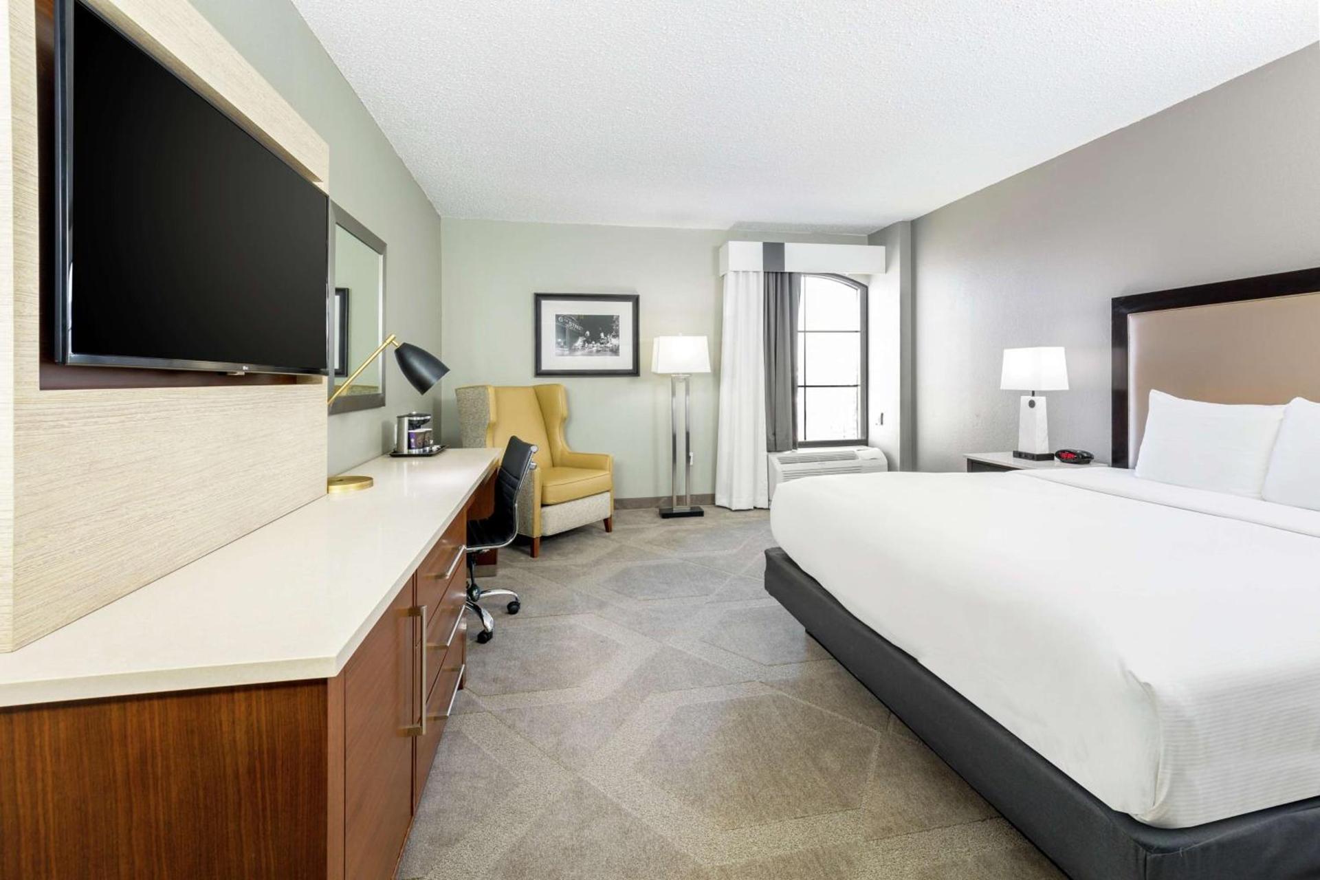 DoubleTree by Hilton Austin-University Area photo 24