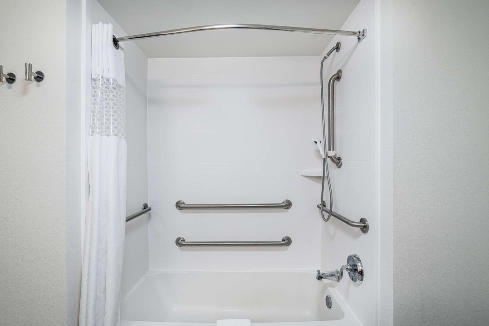 Hampton Inn & Suites Opelika-I-85 Auburn Area photo 10