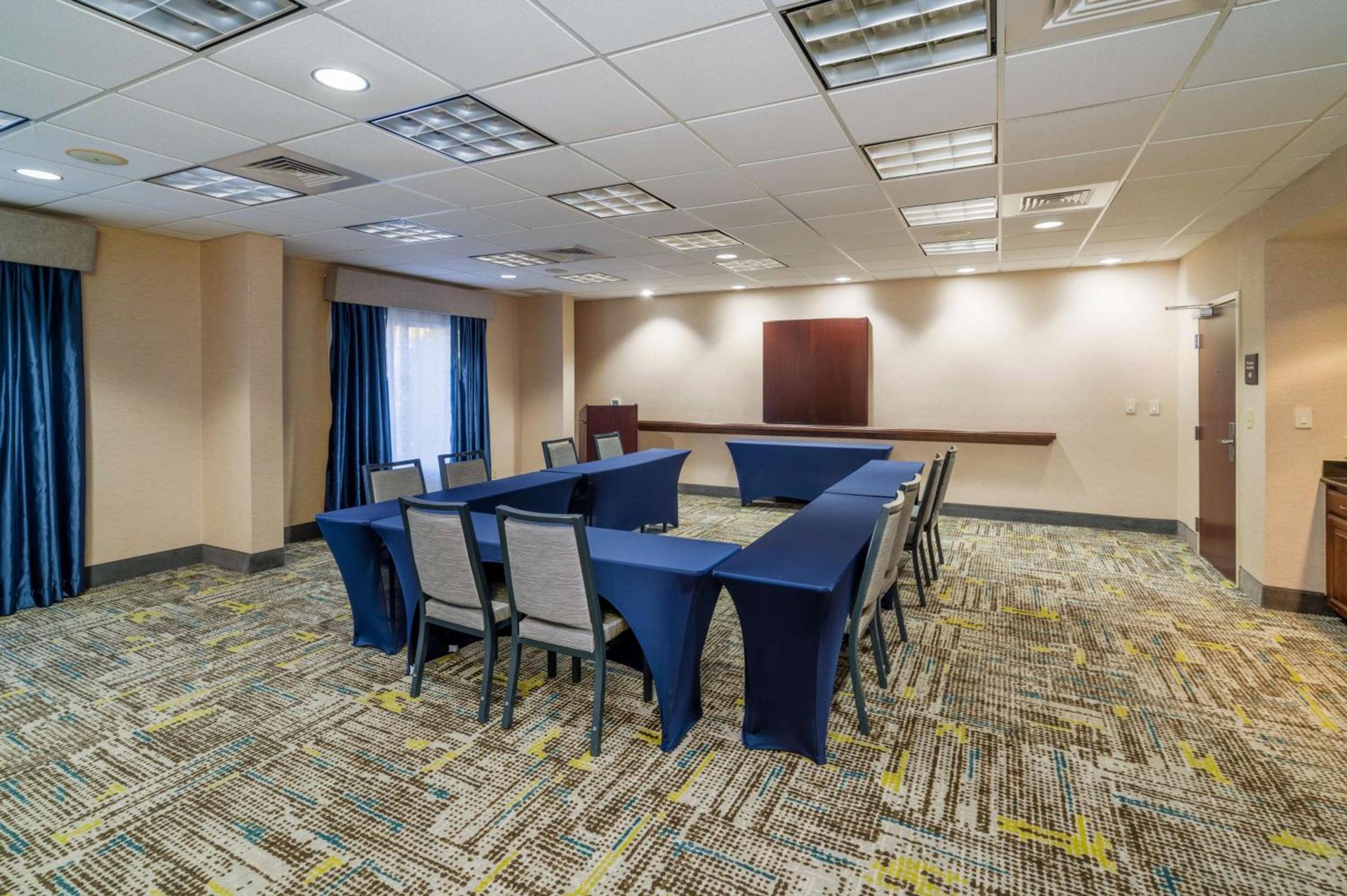 Hampton Inn & Suites Opelika-I-85 Auburn Area photo 27