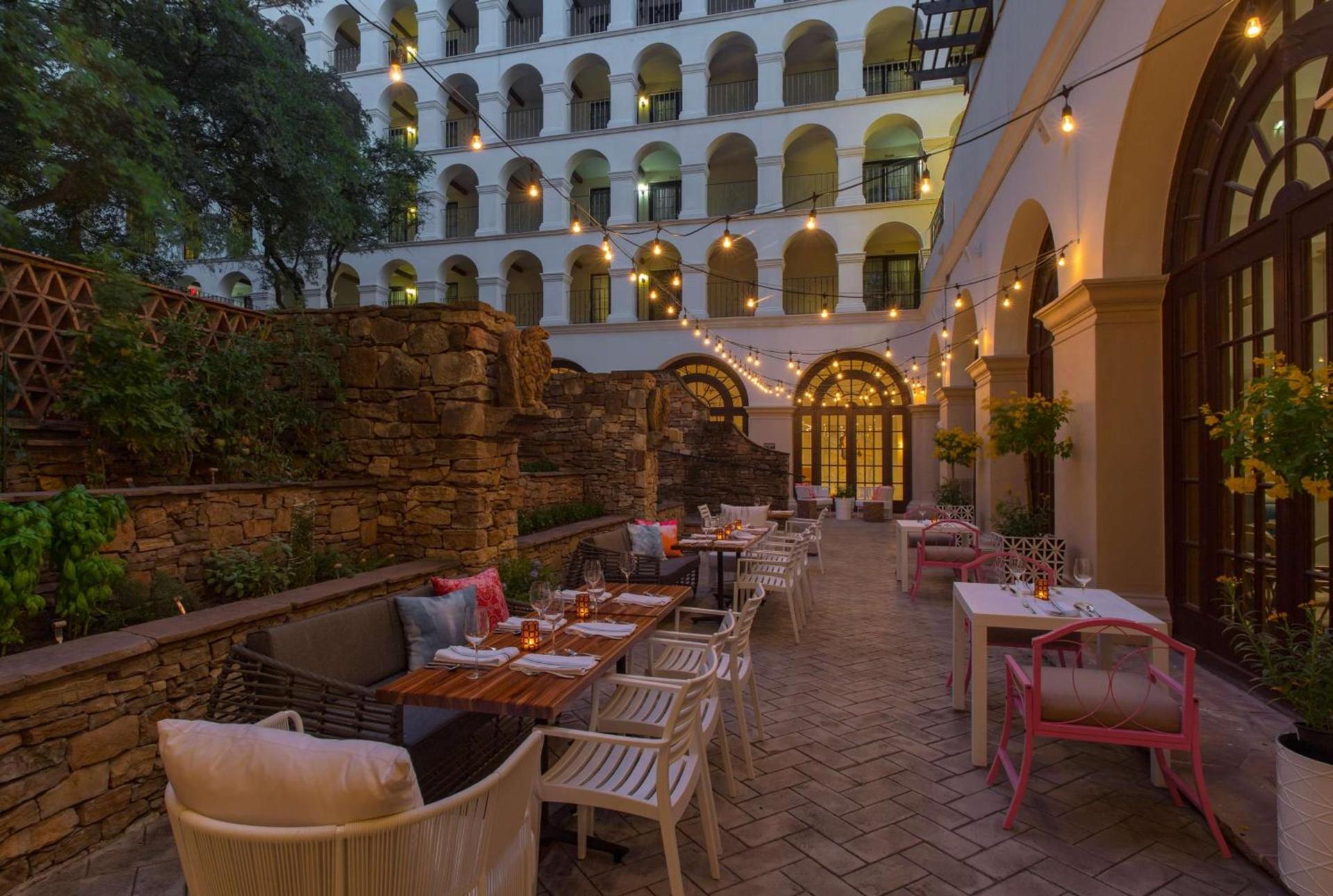 DoubleTree by Hilton Austin photo 5