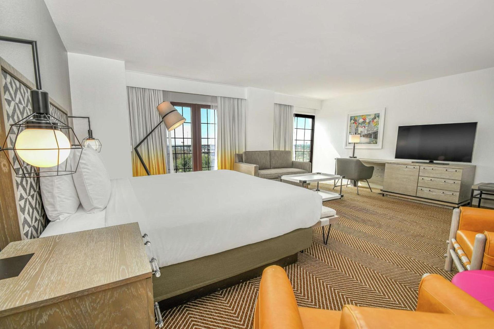 DoubleTree by Hilton Austin photo 14